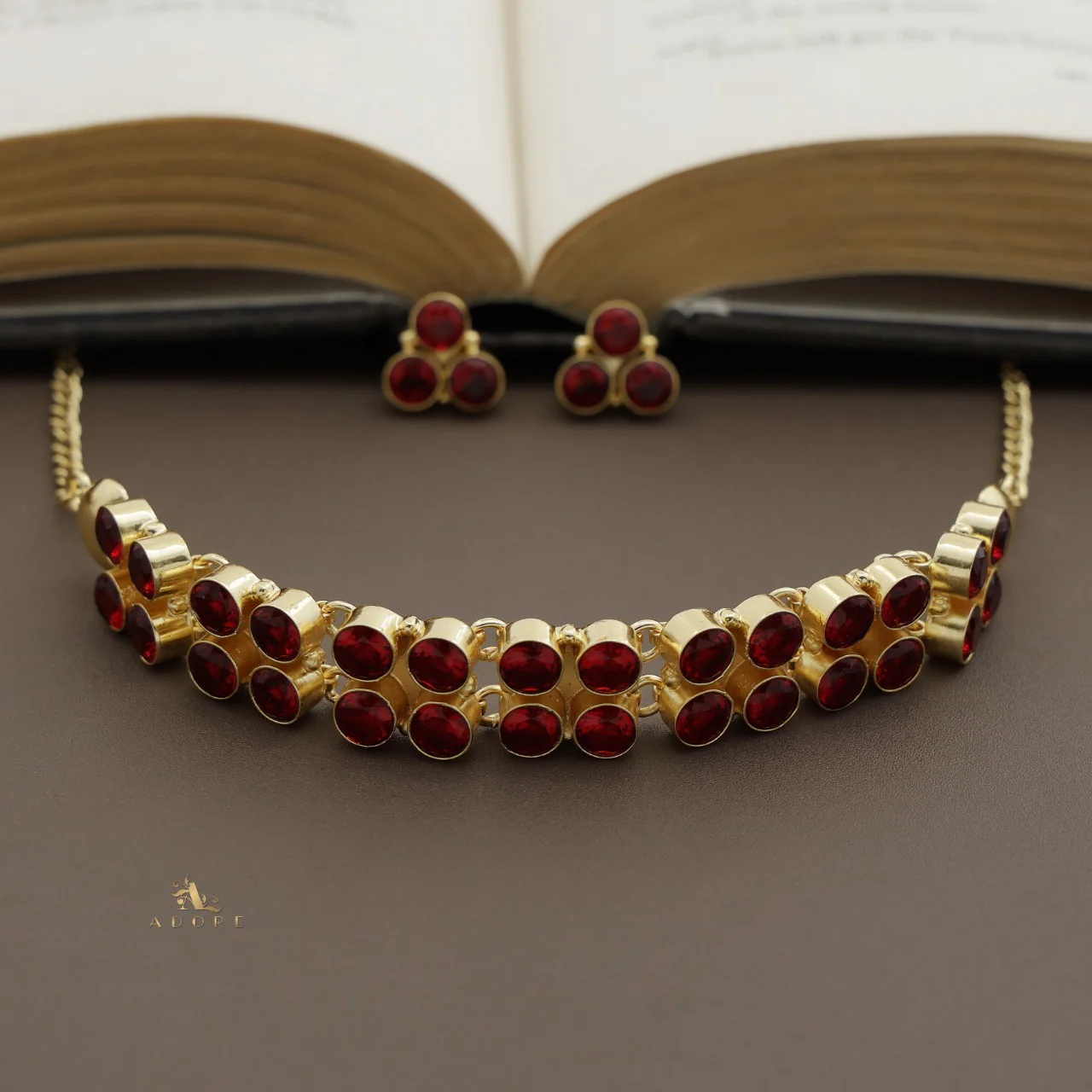 Madera Glossy Round Choker With Stud - Image 14