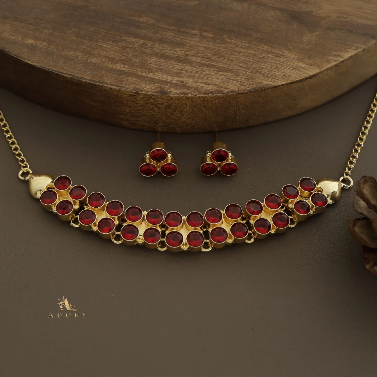 Madera Glossy Round Choker With Stud - Image 20