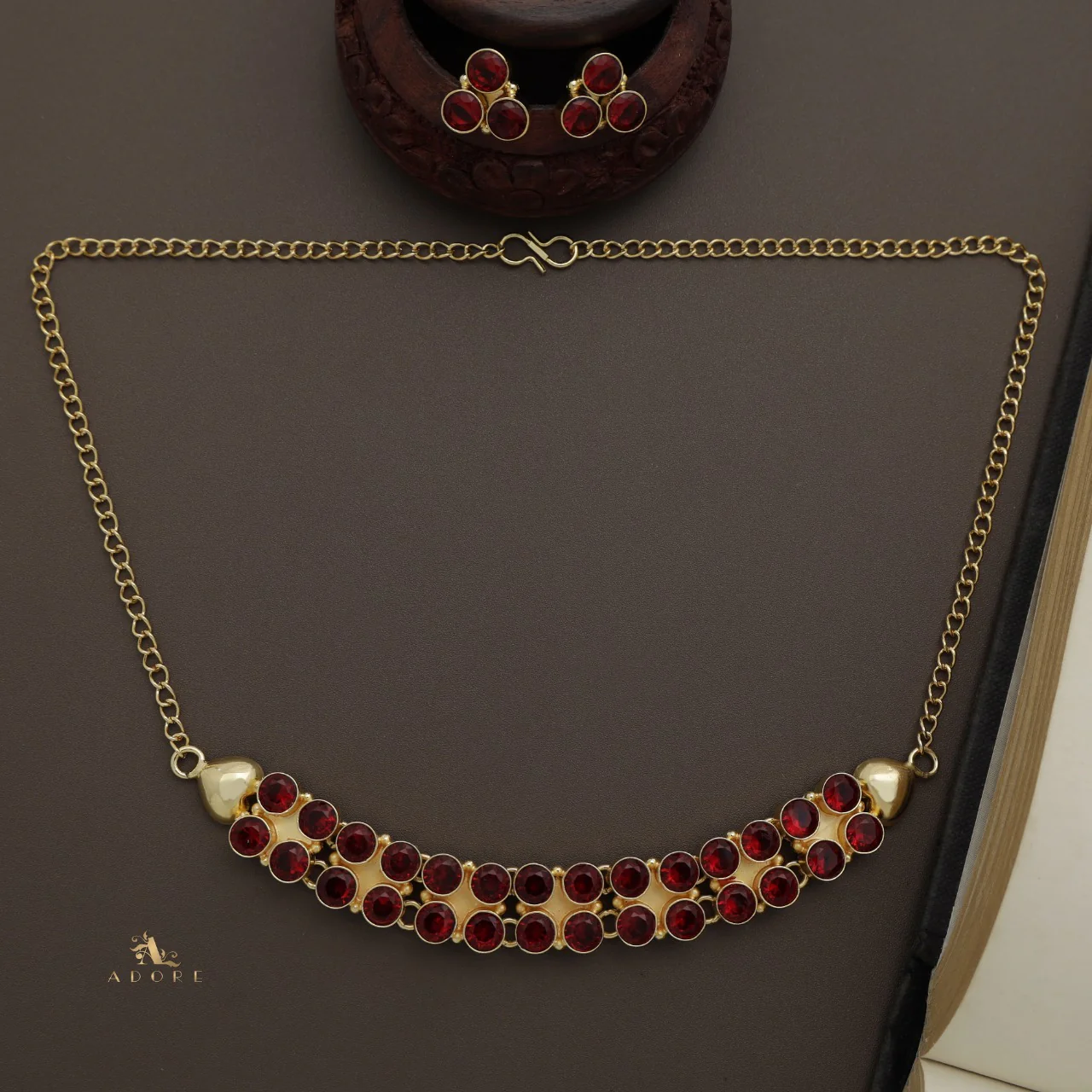 Madera Glossy Round Choker With Stud - Image 21