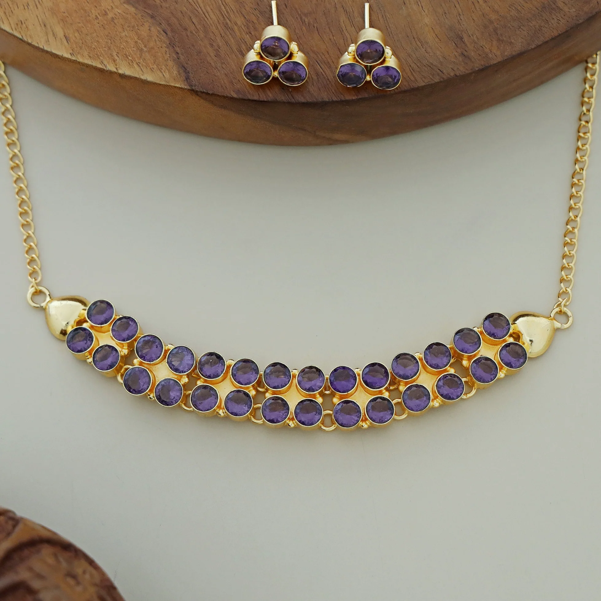 Madera Glossy Round Choker With Stud - Image 3
