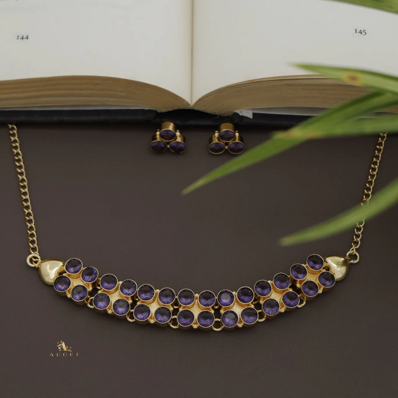 Madera Glossy Round Choker With Stud - Image 9