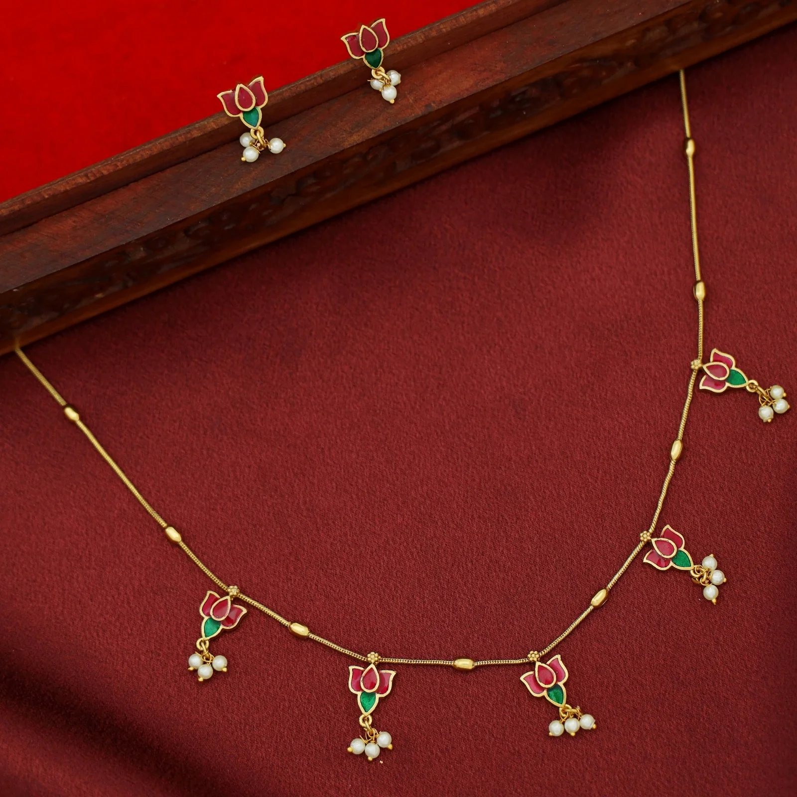 Madhuri Lotus Pearl Neckpiece With Earring - Image 2
