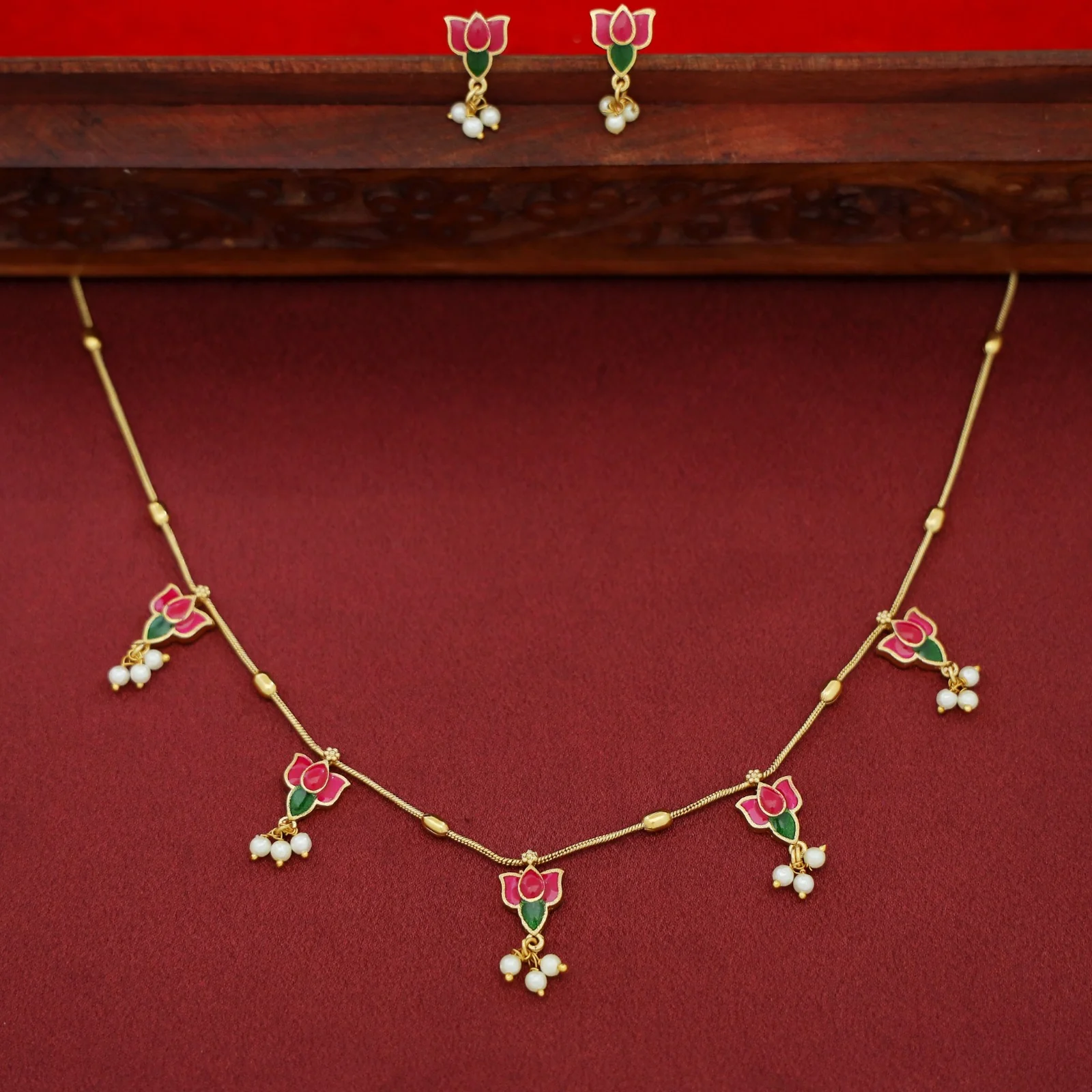 Madhuri Lotus Pearl Neckpiece With Earring - Image 4