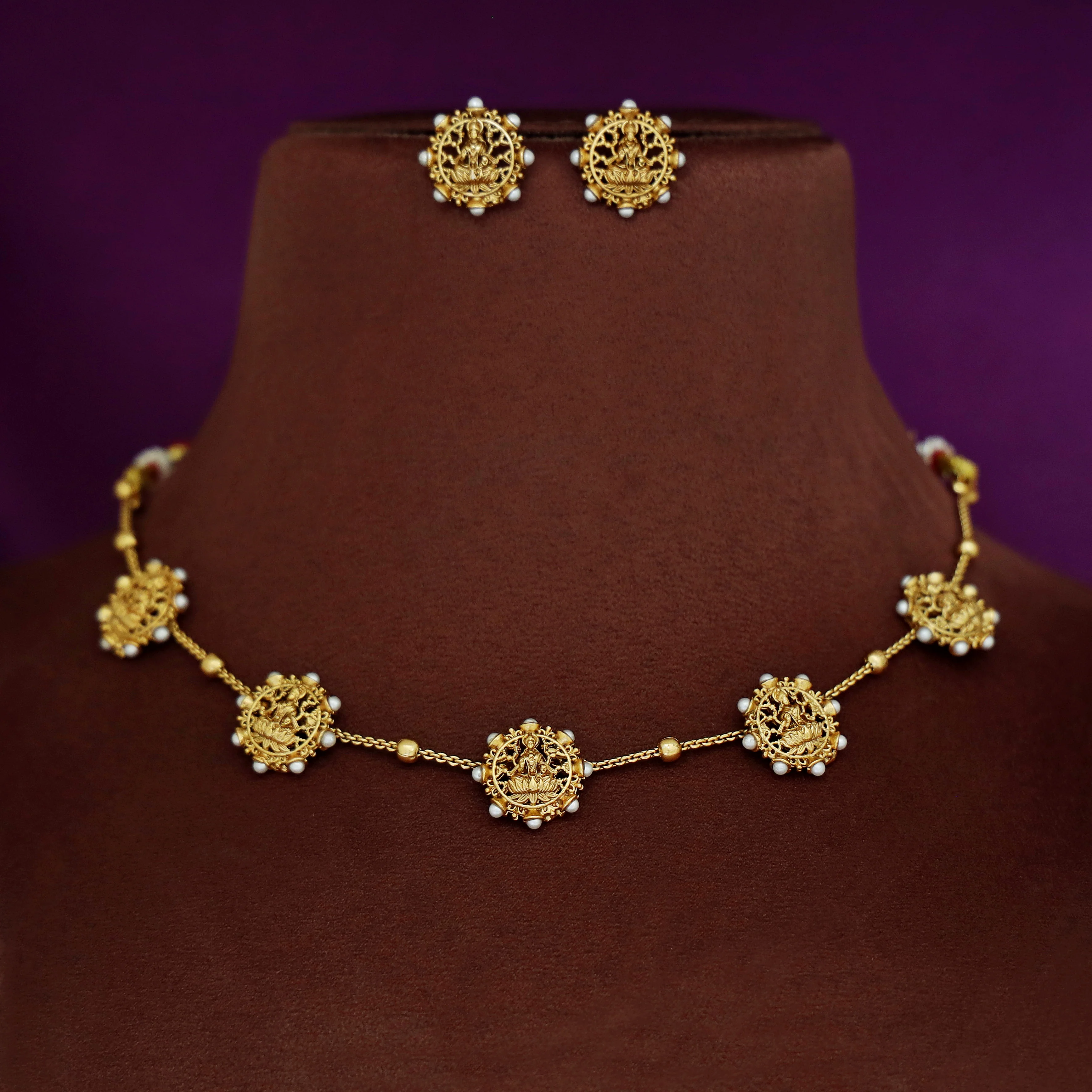 Maheera Devi Pearl Choker With Stud - Image 3