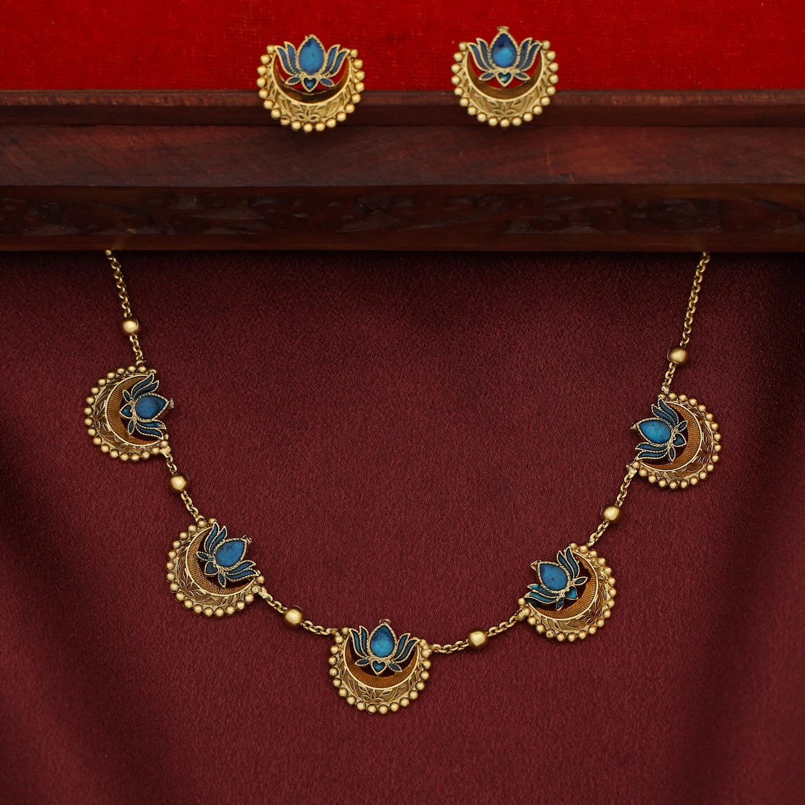 Maitreyi Padma Half Moon Short Neckpiece With Earring - Image 2