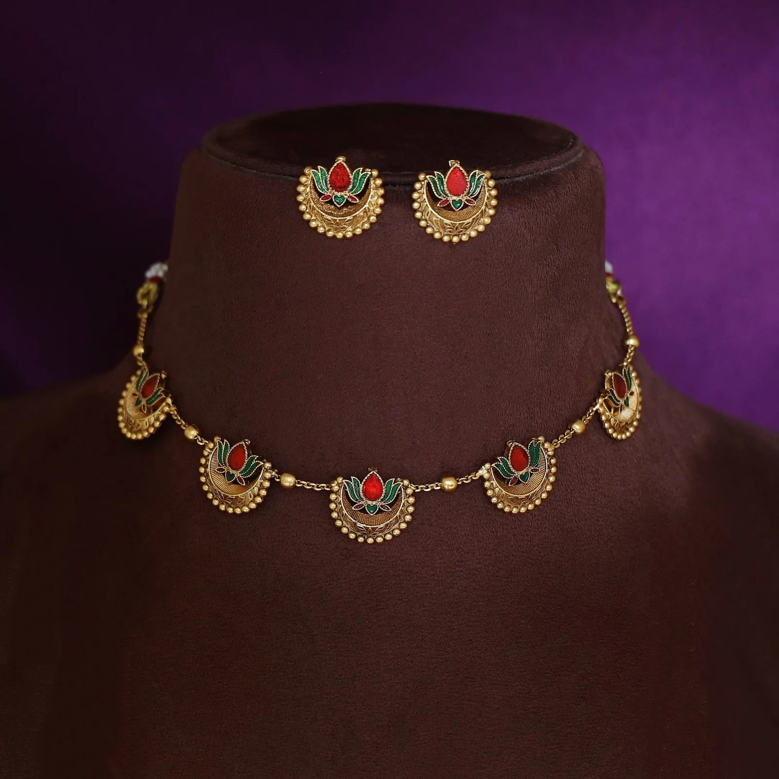 Maitreyi Padma Half Moon Short Neckpiece With Earring - Image 5