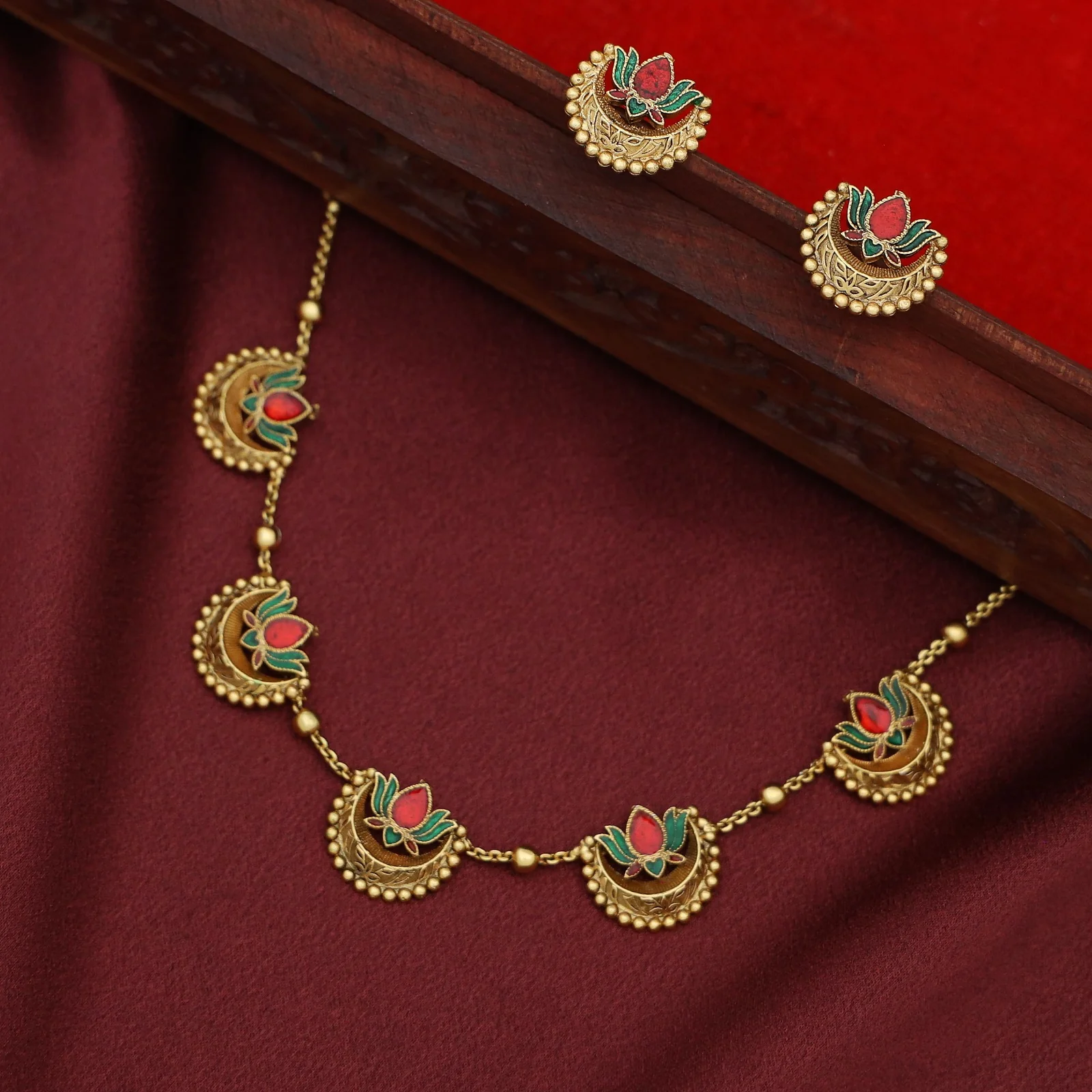 Maitreyi Padma Half Moon Short Neckpiece With Earring - Image 6