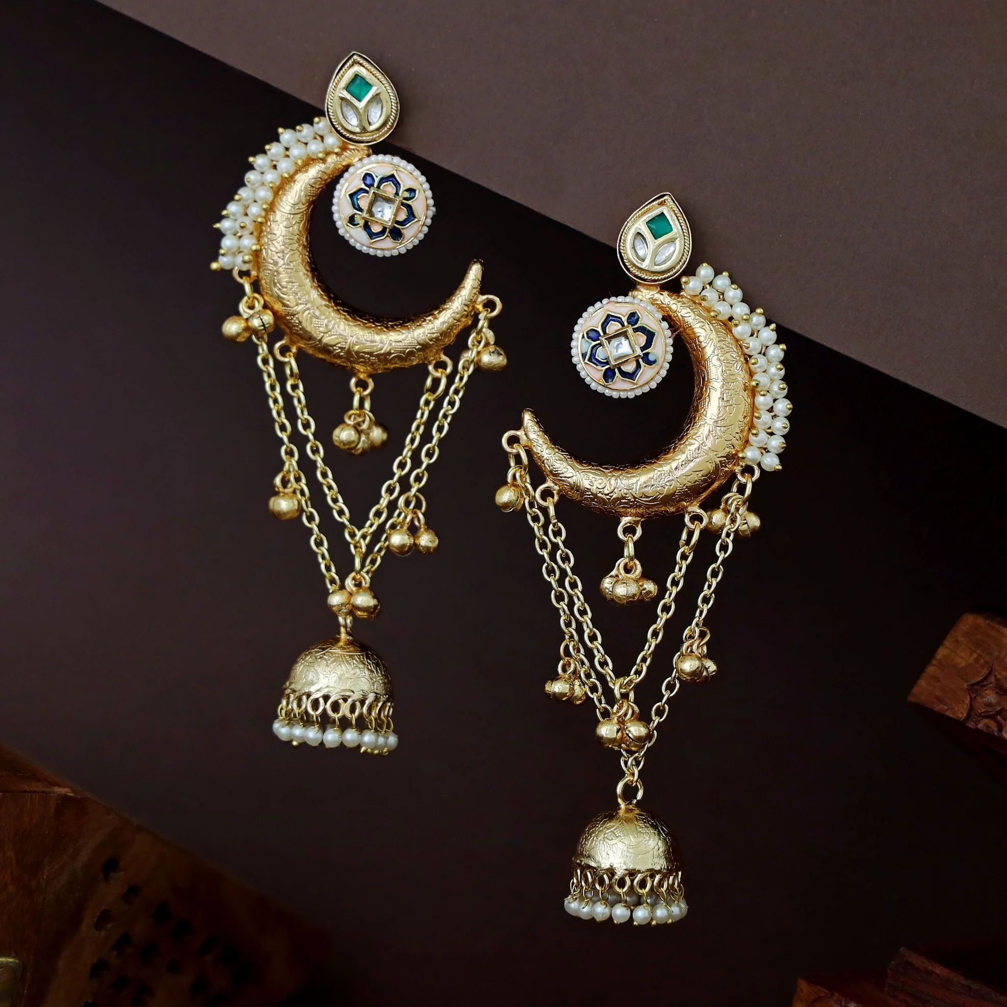 Manaswini Half Moon Kundan Ghunguroo Kashmiri Earring - Image 3