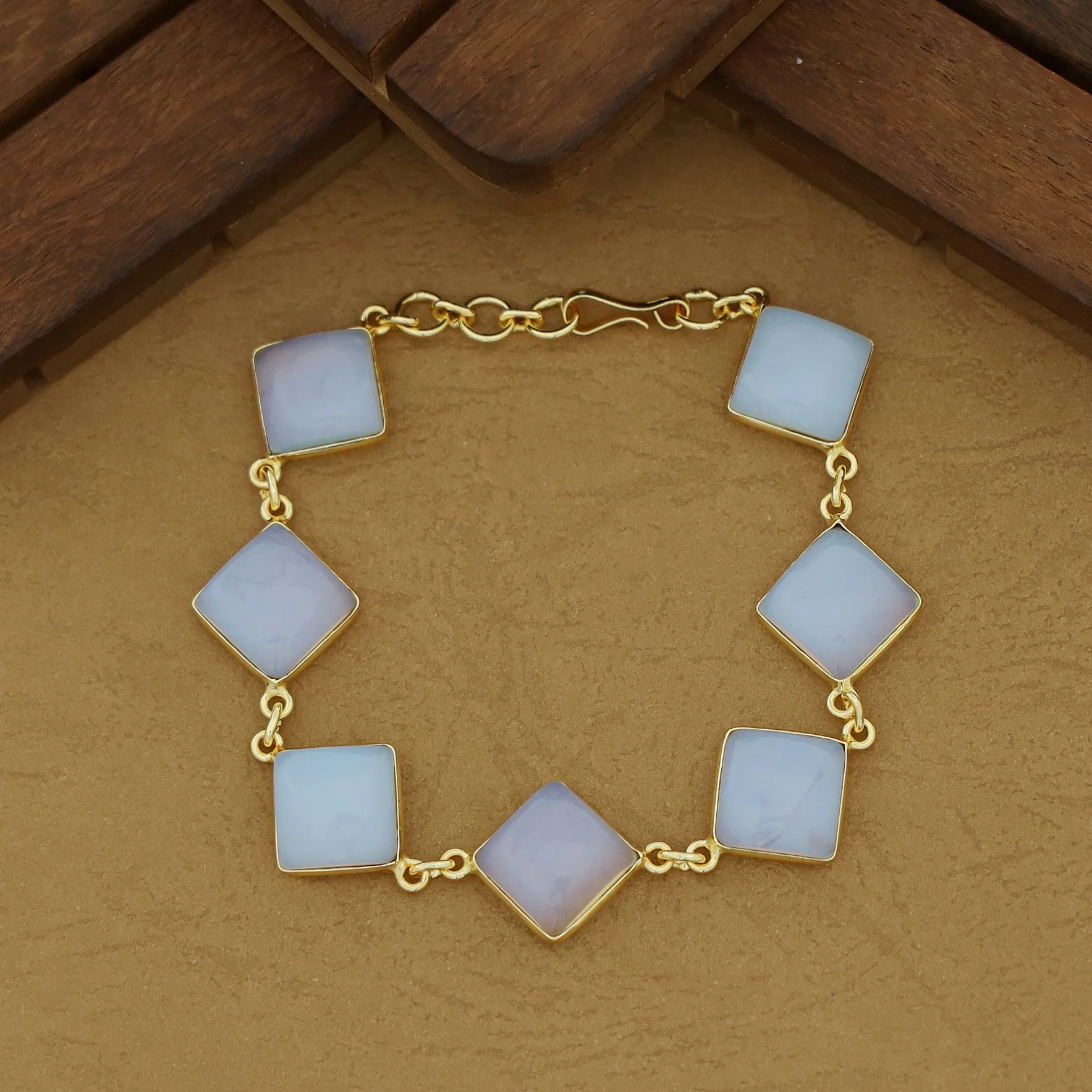 Maninga Diamond Glossy Bracelet - Image 10