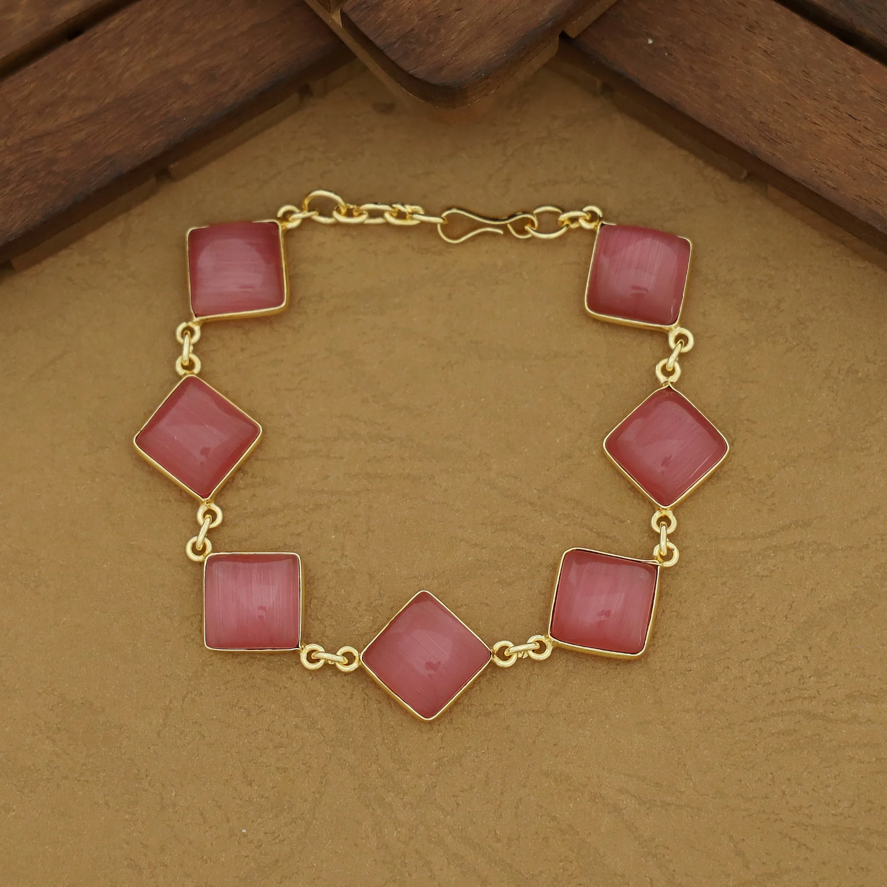 Maninga Diamond Glossy Bracelet - Image 3