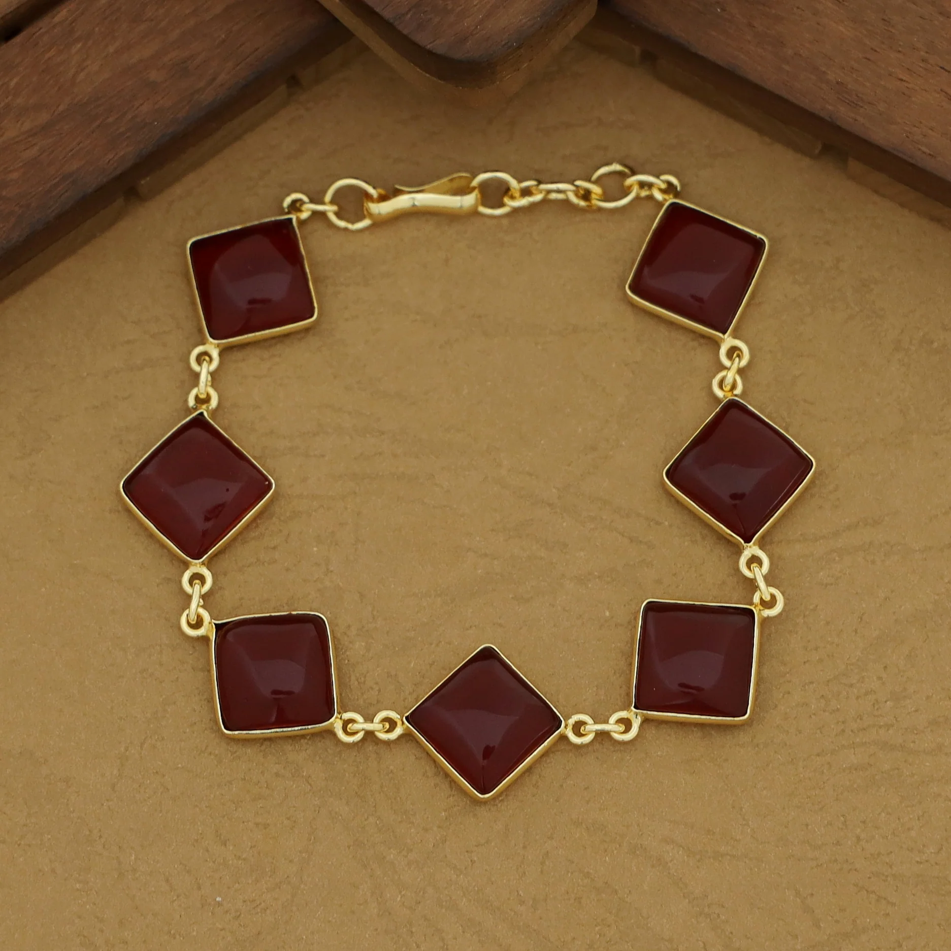 Maninga Diamond Glossy Bracelet - Image 4