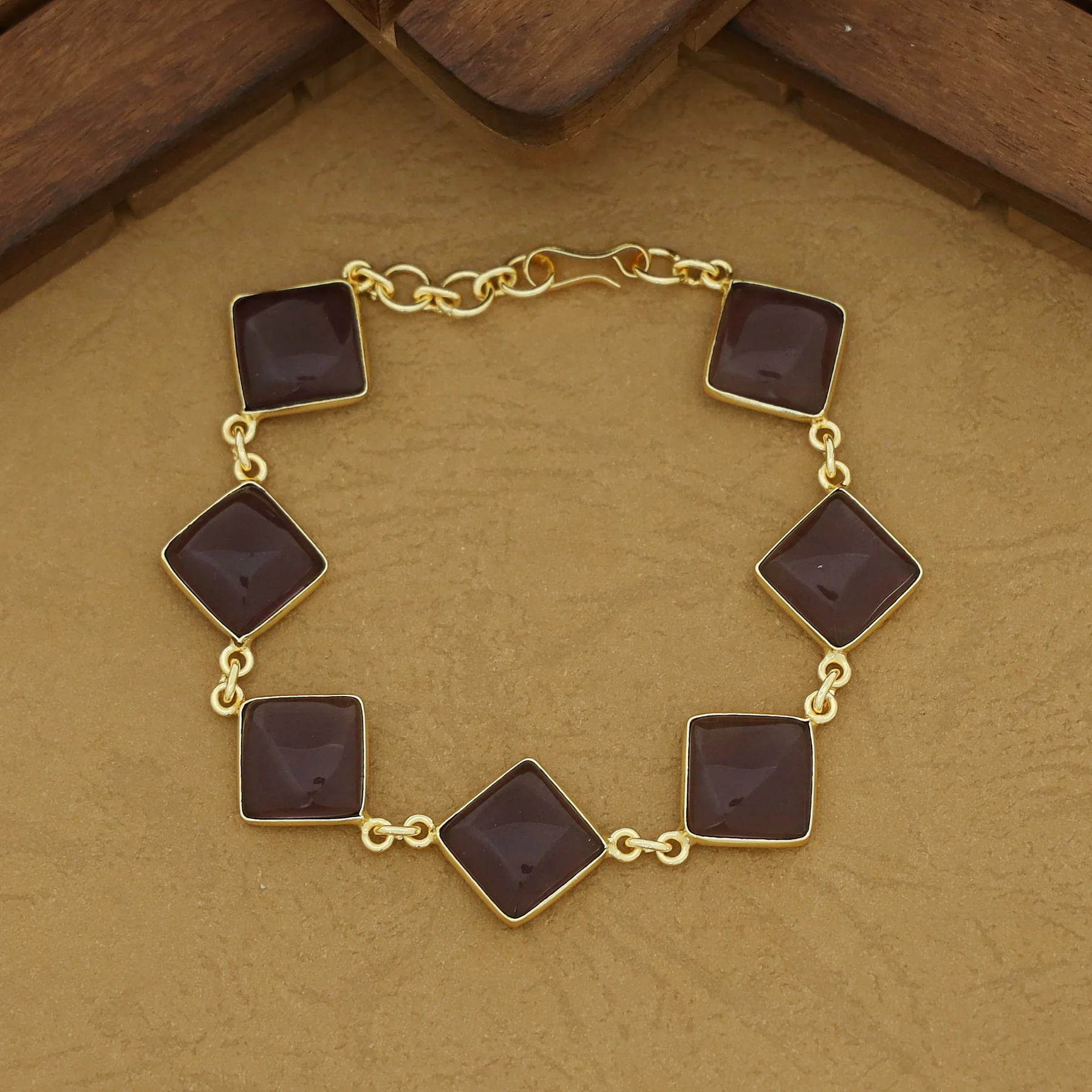 Maninga Diamond Glossy Bracelet - Image 8