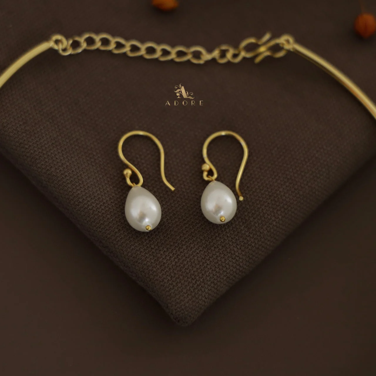 Margaret Pearl Neck Cuff With Earring - Image 6