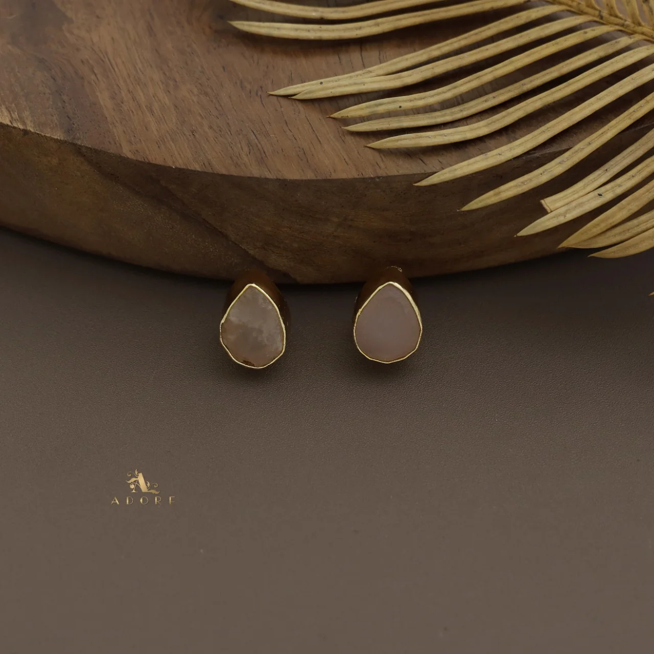 Marleigh Raw Stone Neckpiece With Stud - Image 11