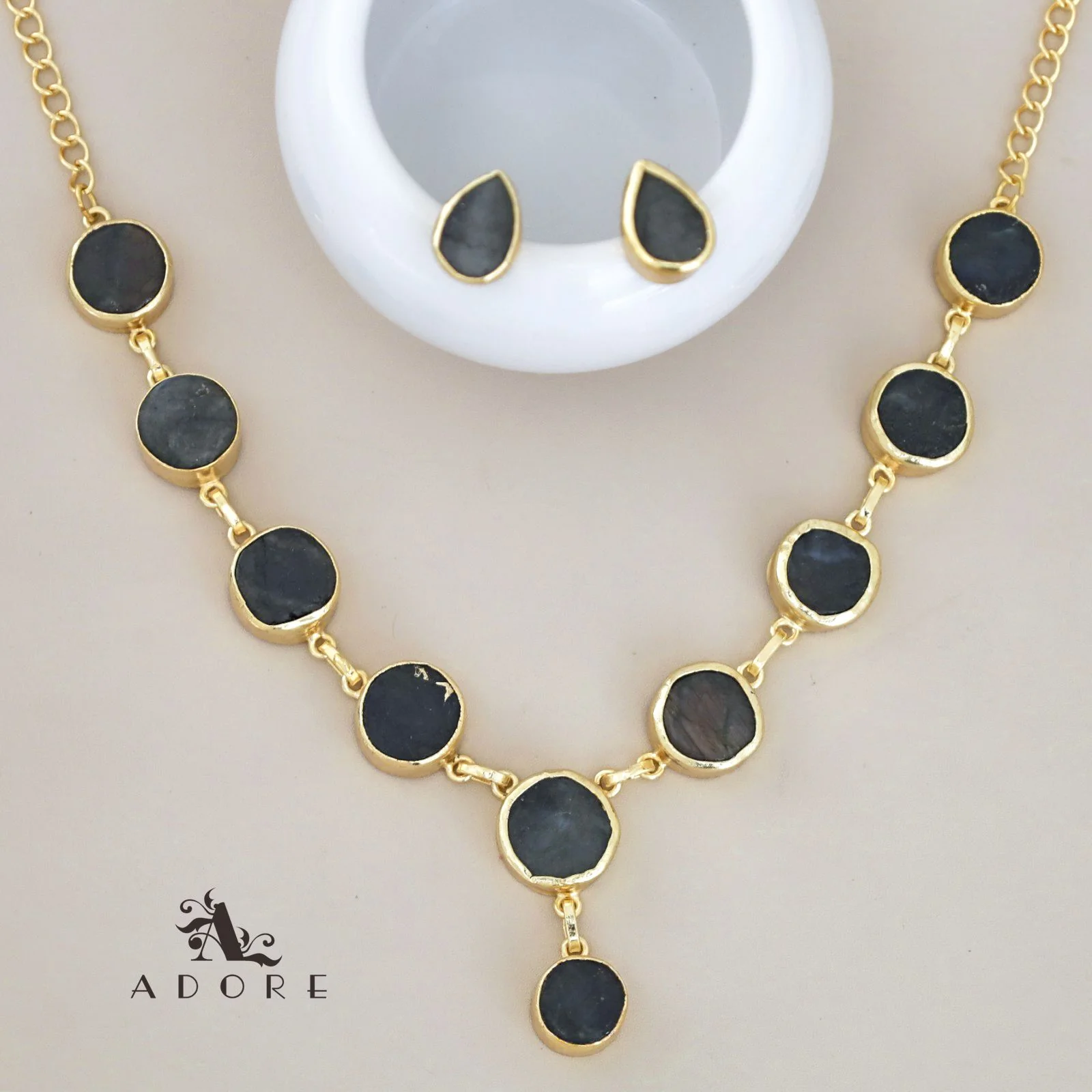 Marleigh Raw Stone Neckpiece With Stud - Image 24