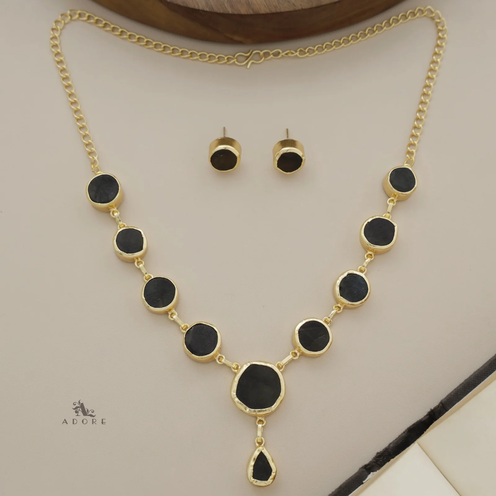 Marleigh Raw Stone Neckpiece With Stud - Image 34