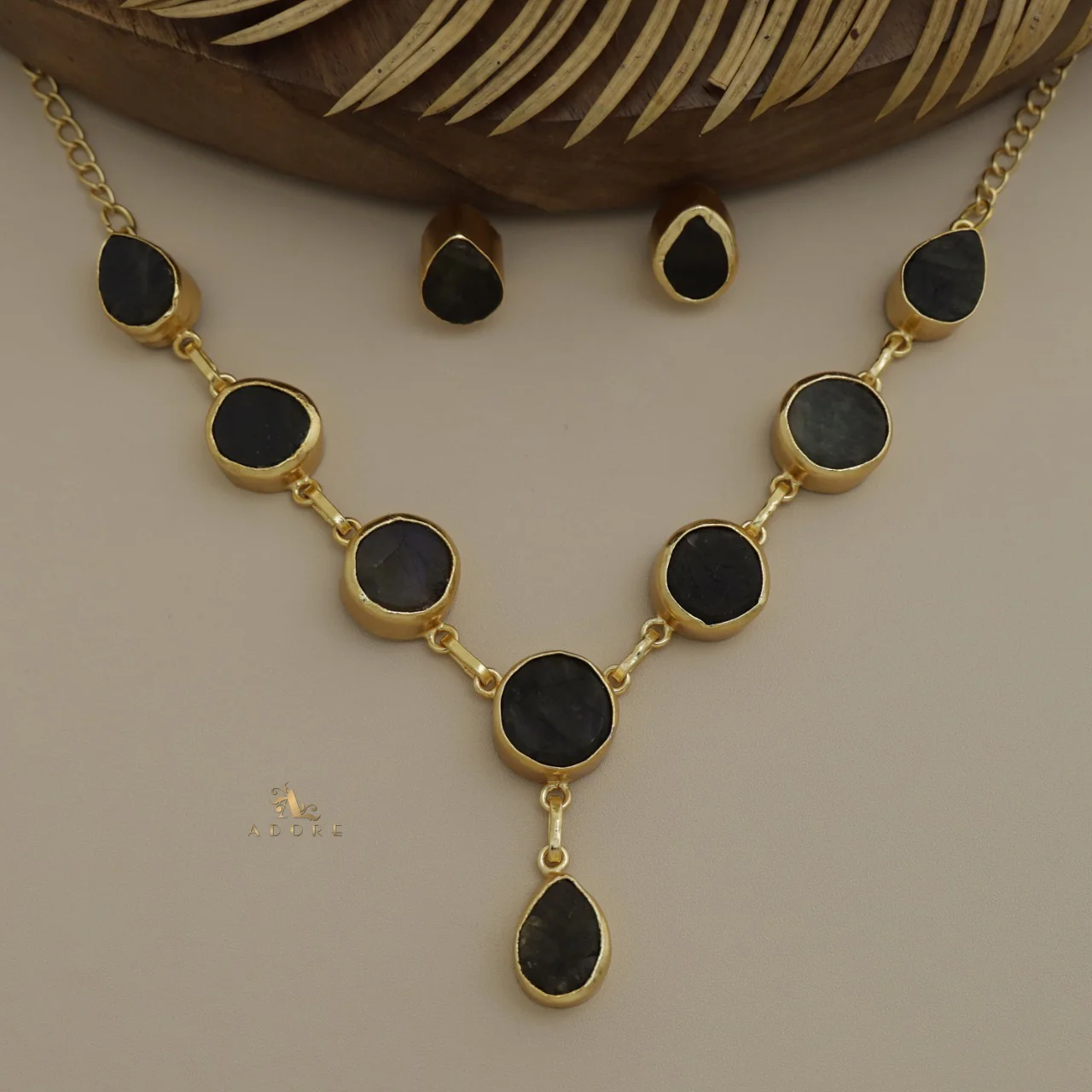 Marleigh Raw Stone Neckpiece With Stud - Image 35