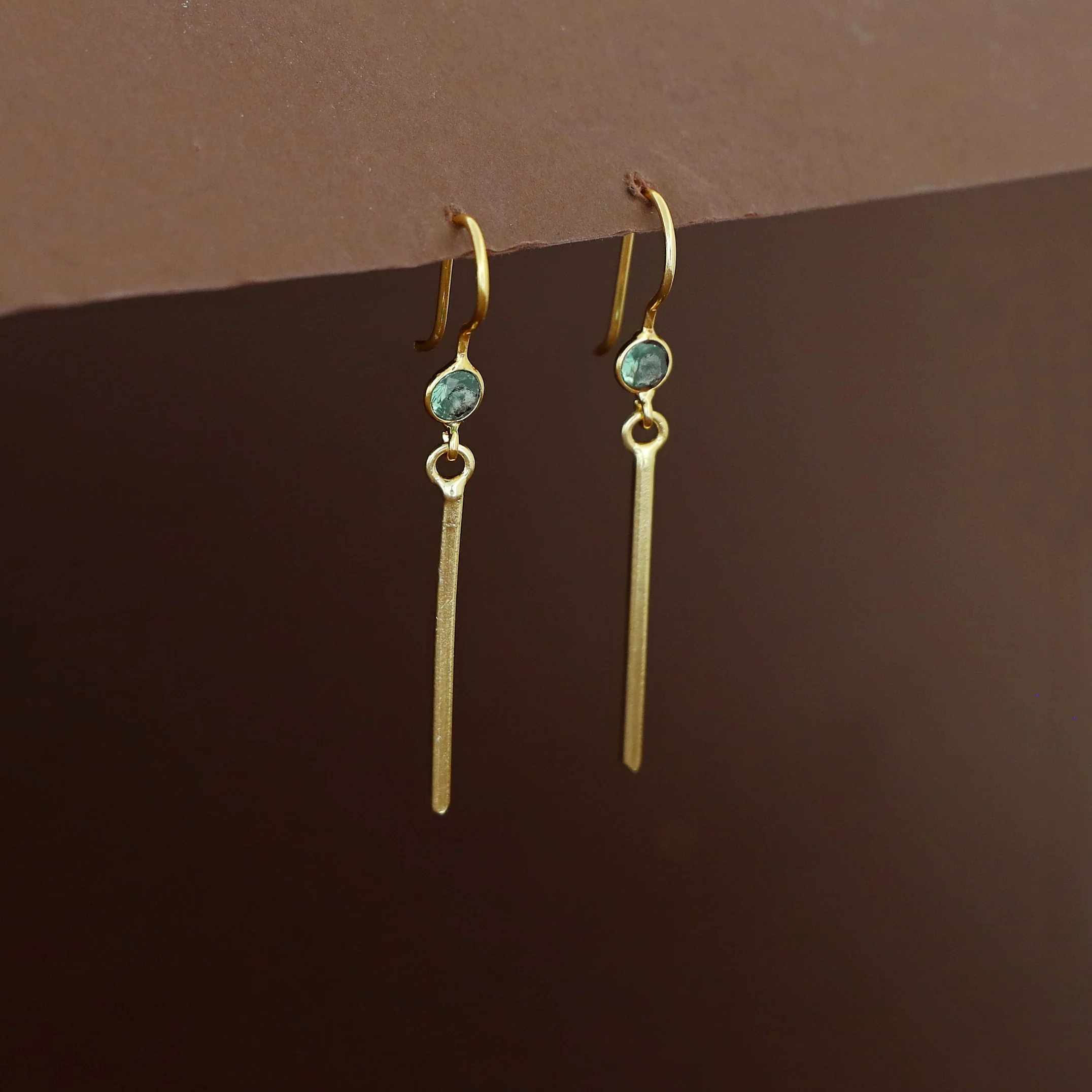 Marline Golden Sticky Glossy Round Drop - Image 16