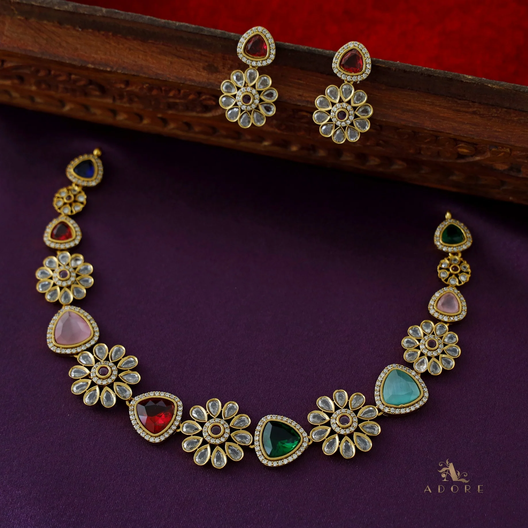 Premium Curvy Triangle Flower Neckpiece With Earring - Image 3