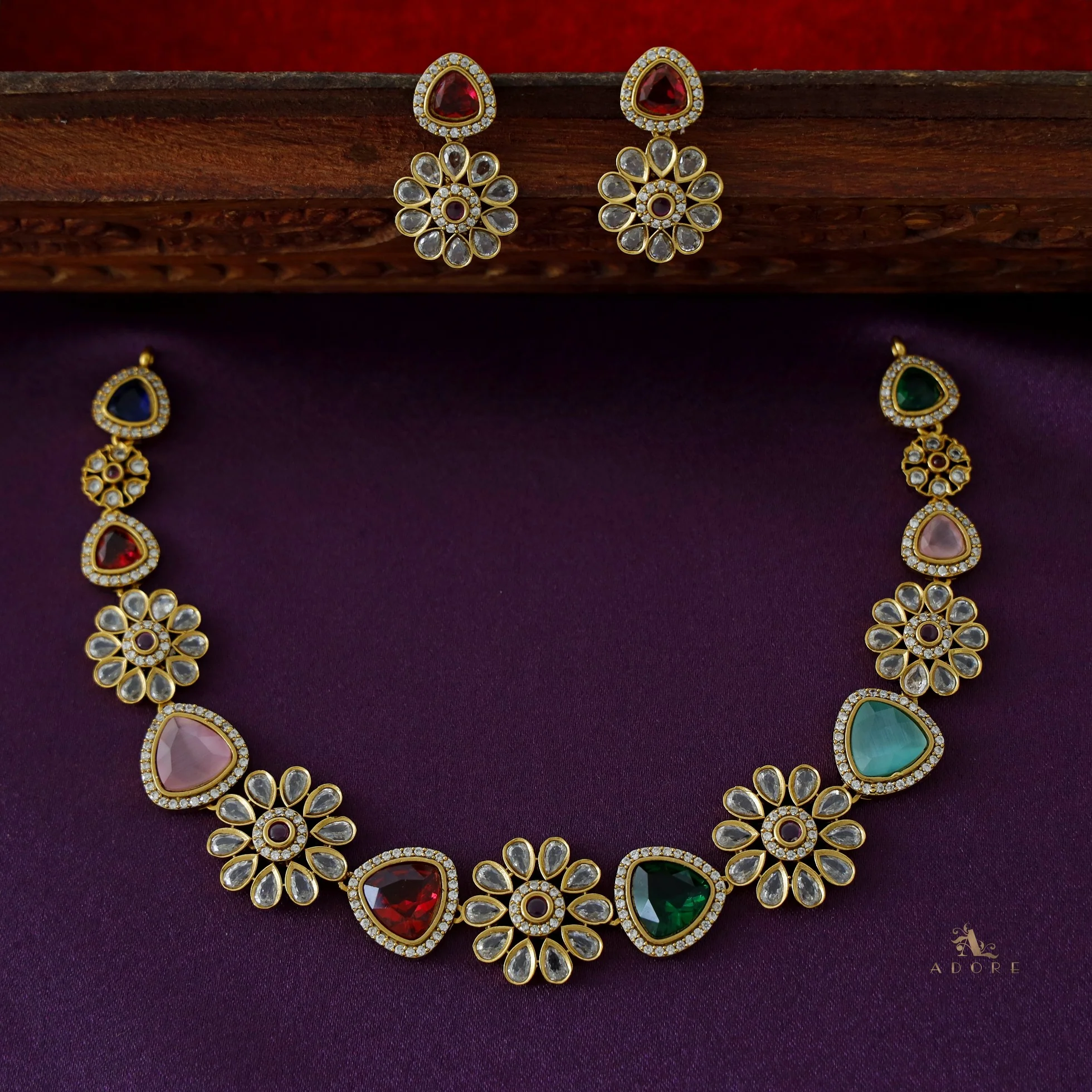 Premium Curvy Triangle Flower Neckpiece With Earring - Image 5