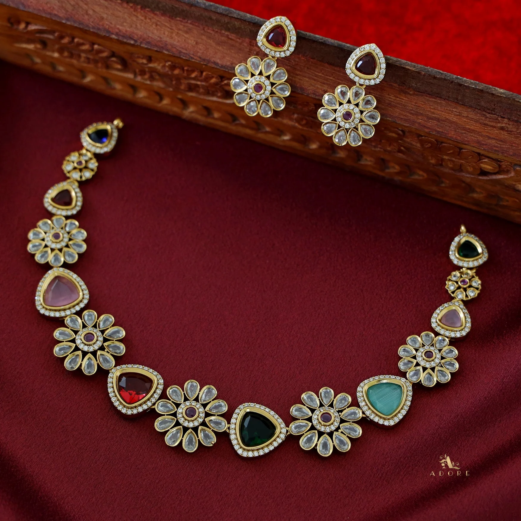 Premium Curvy Triangle Flower Neckpiece With Earring - Image 9
