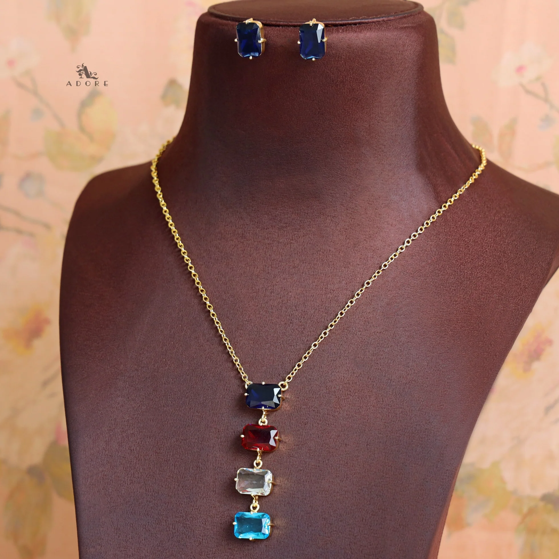 Marylin 4 Rectangle Glossy Claw Neckpiece with Earring - Image 12