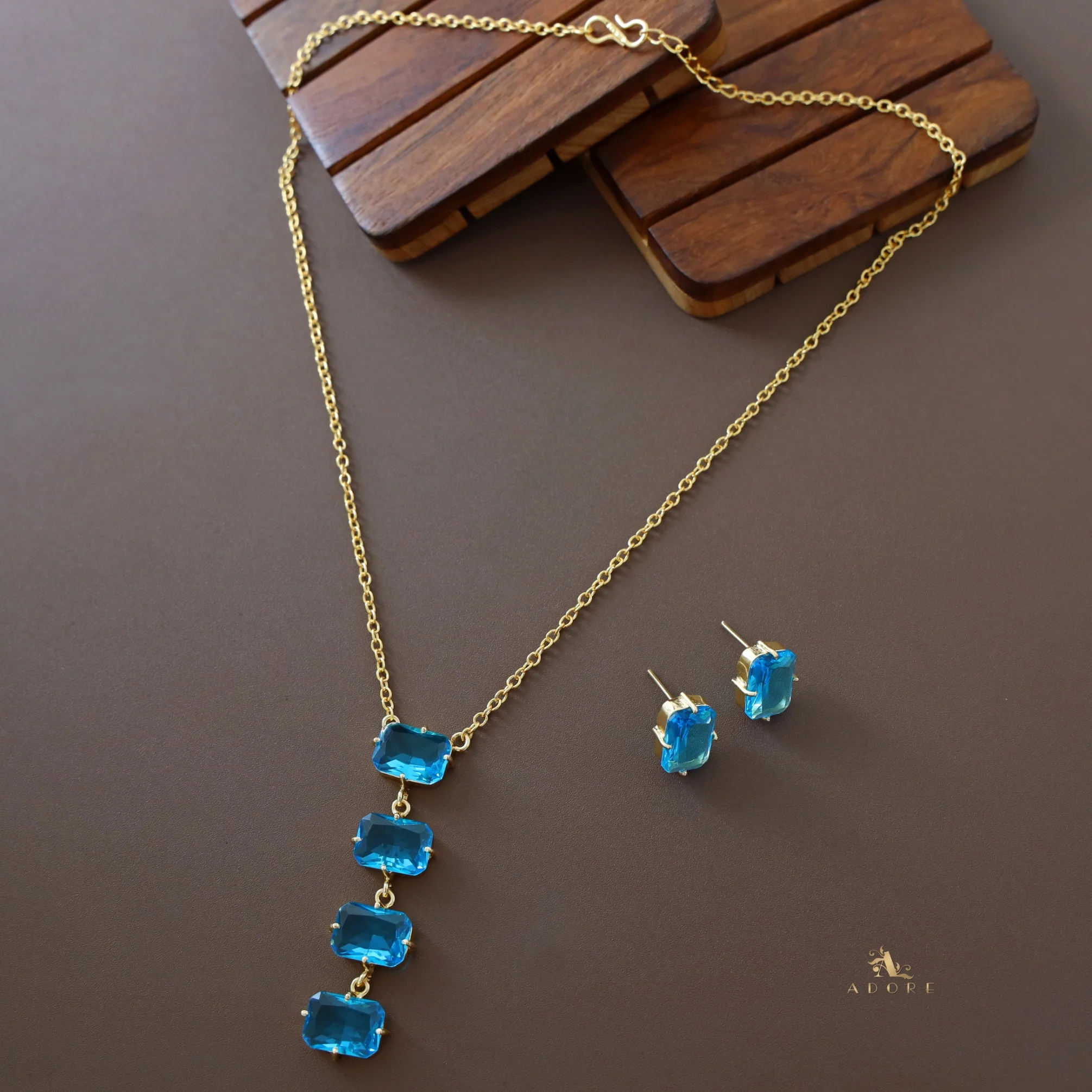 Marylin 4 Rectangle Glossy Claw Neckpiece with Earring - Image 14