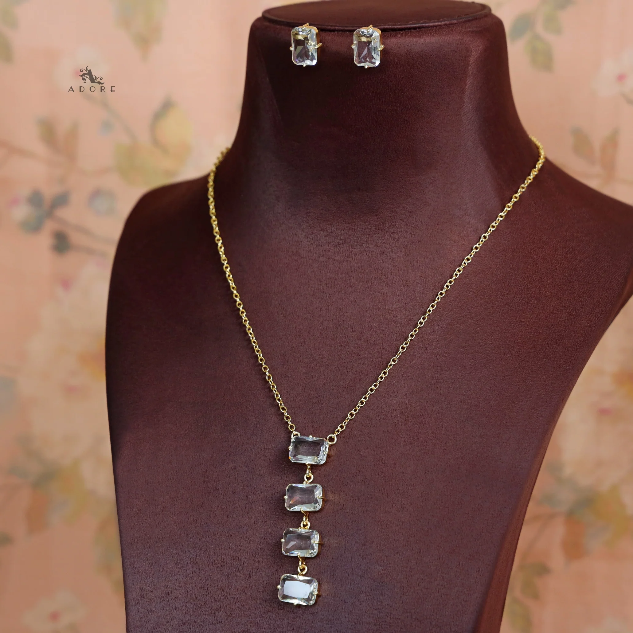 Marylin 4 Rectangle Glossy Claw Neckpiece with Earring - Image 3