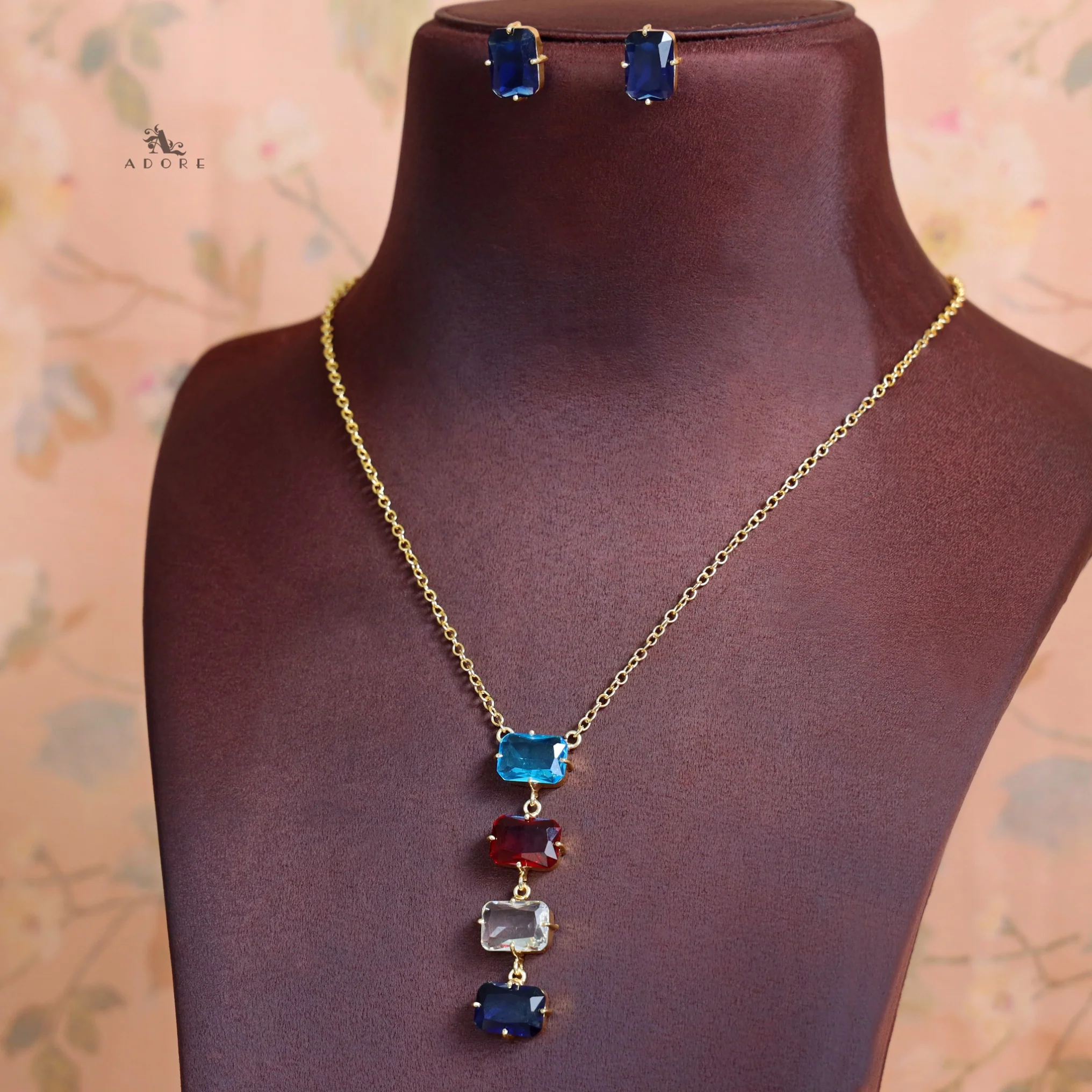 Marylin 4 Rectangle Glossy Claw Neckpiece with Earring - Image 4