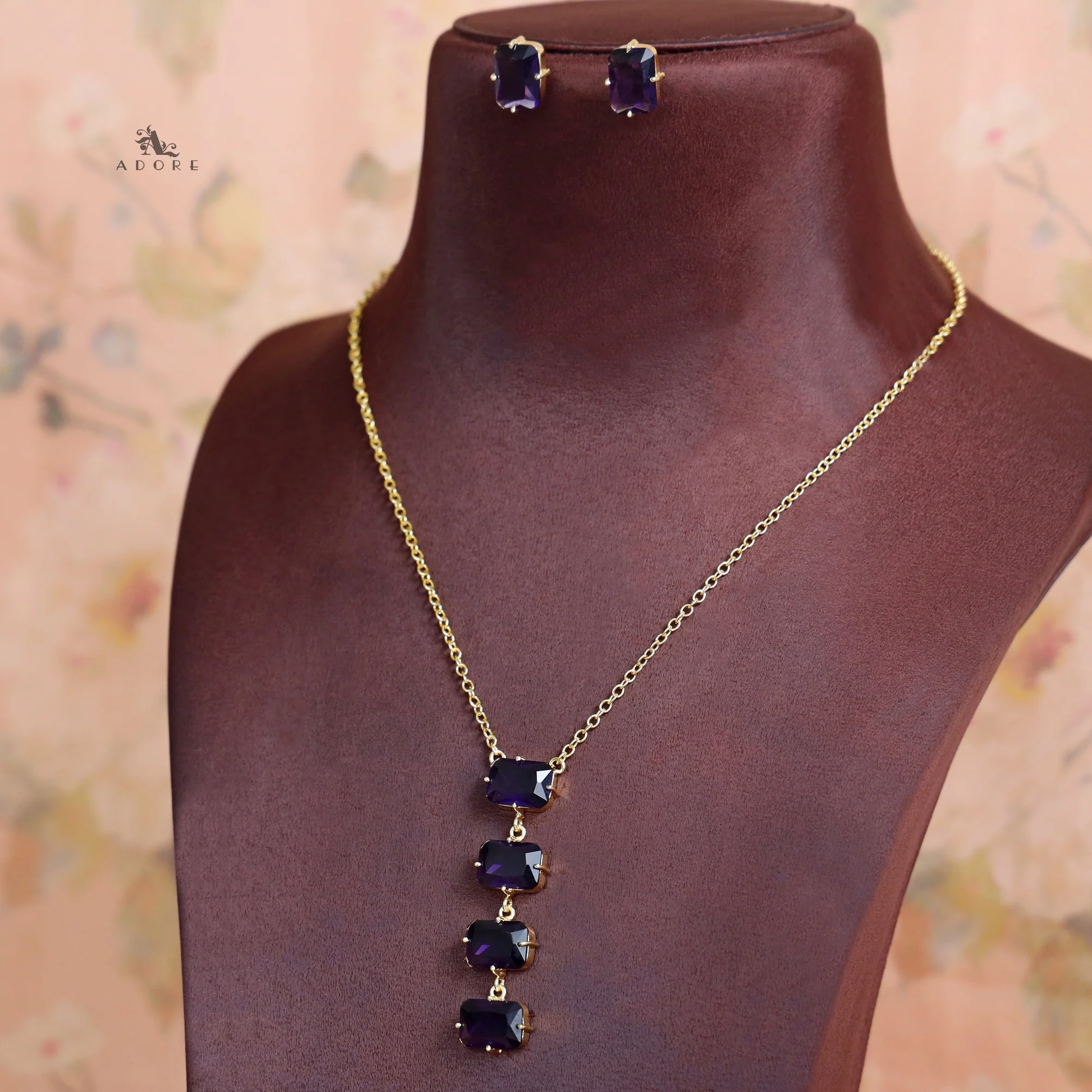 Marylin 4 Rectangle Glossy Claw Neckpiece with Earring - Image 8