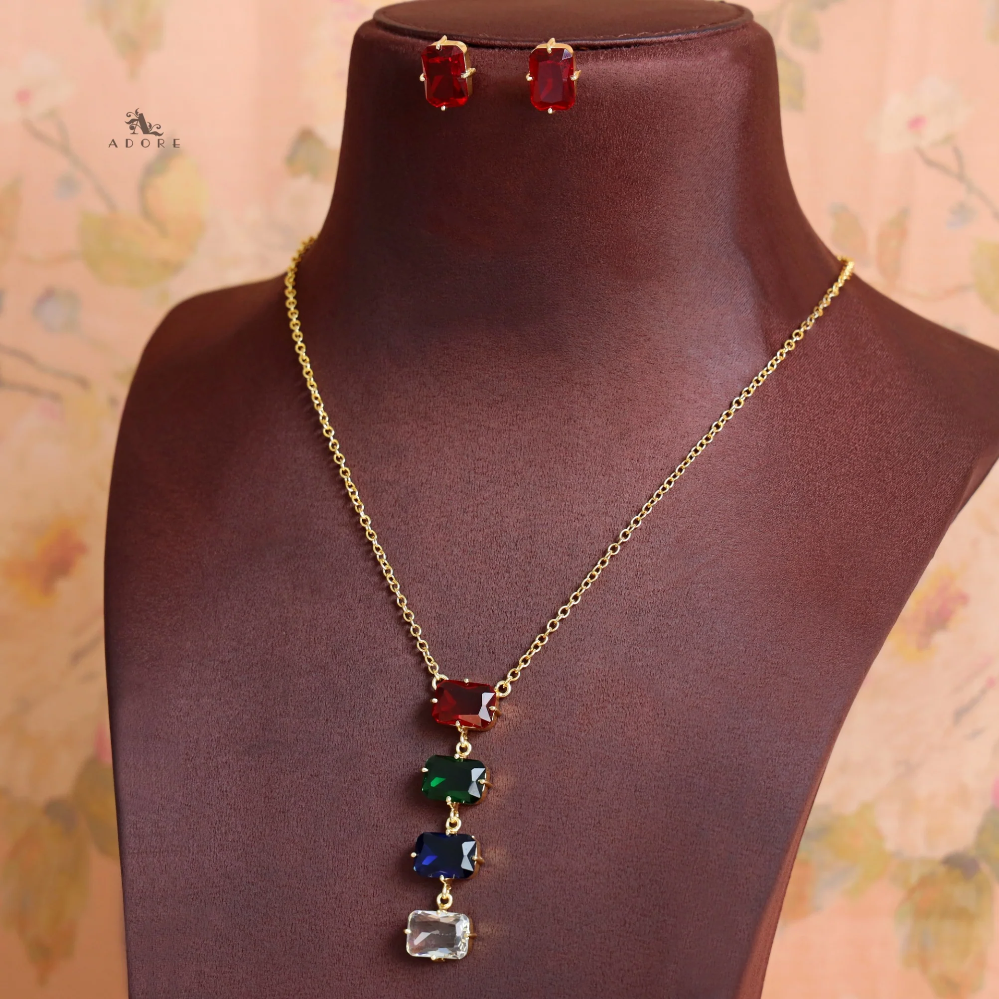 Marylin 4 Rectangle Glossy Claw Neckpiece with Earring - Image 9
