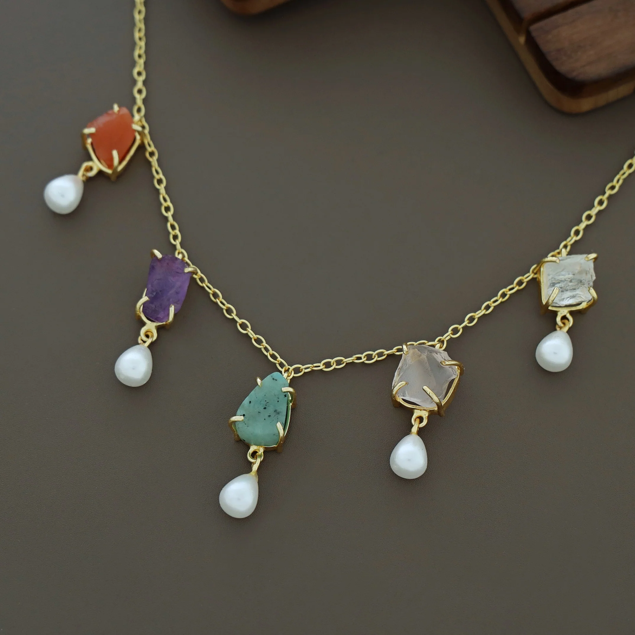 Mawar Claw Raw Stone Pearl Neckpiece - Image 4