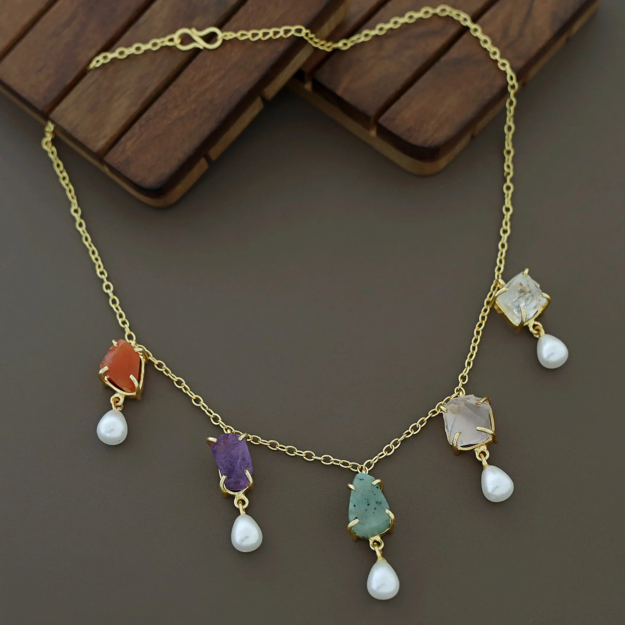 Mawar Claw Raw Stone Pearl Neckpiece - Image 5