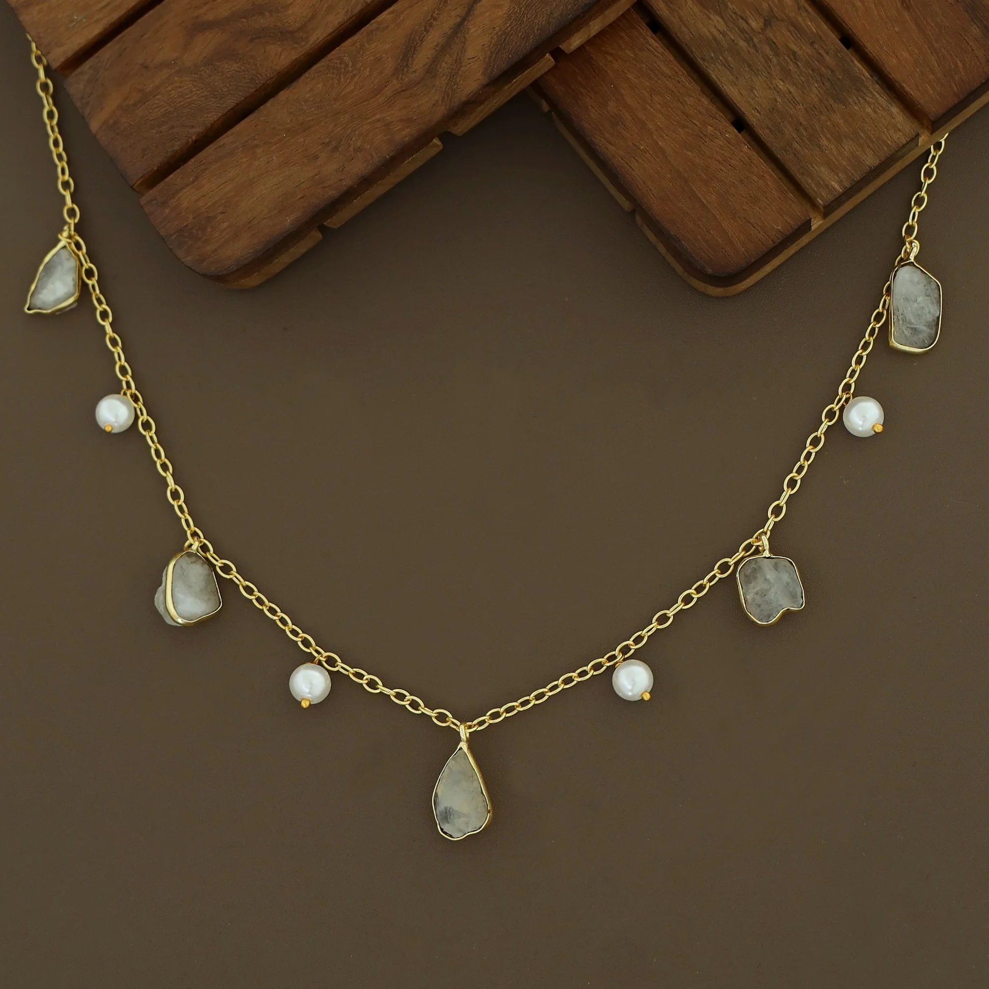 Mawar Raw Stone Pearl Neckpiece - Image 35