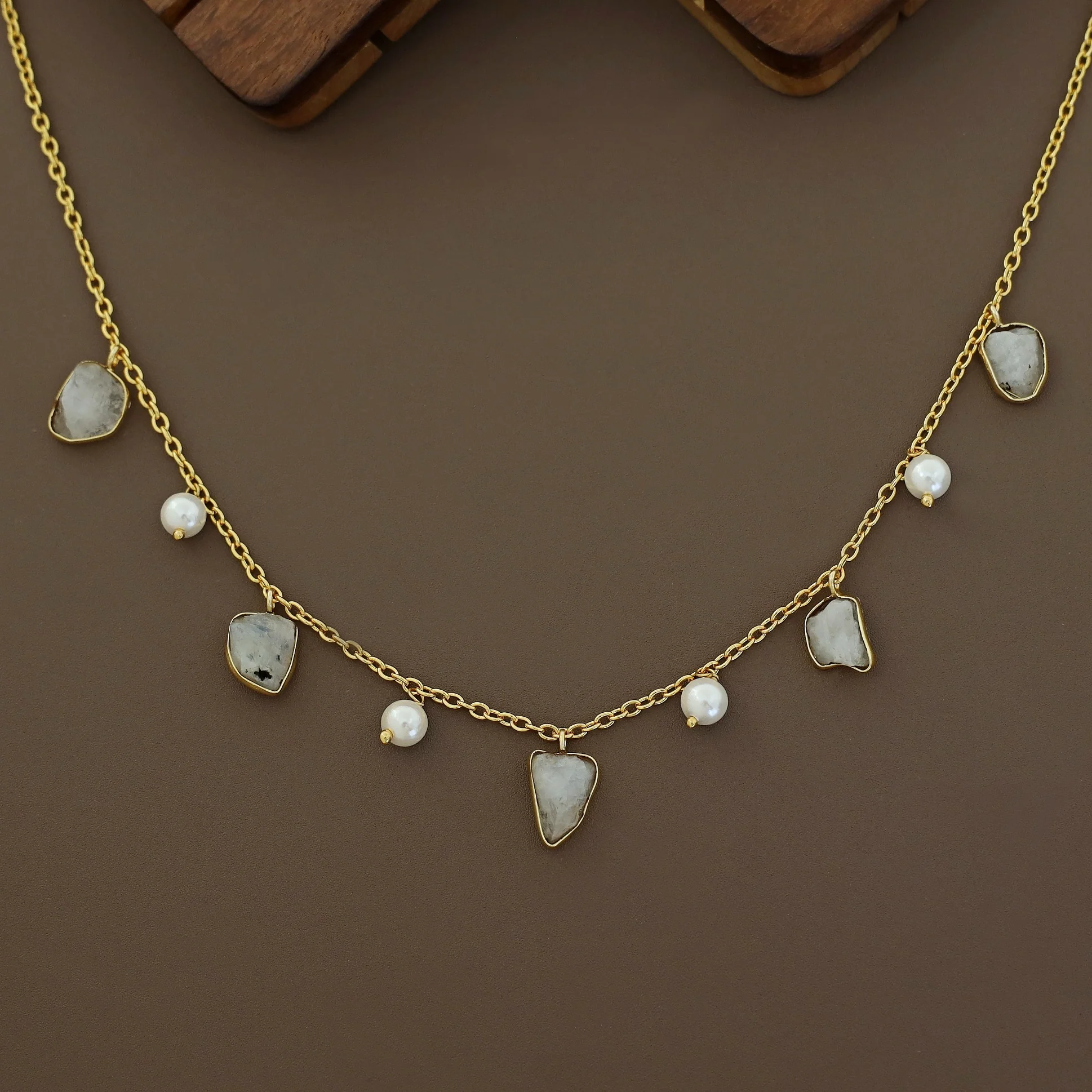 Mawar Raw Stone Pearl Neckpiece - Image 7