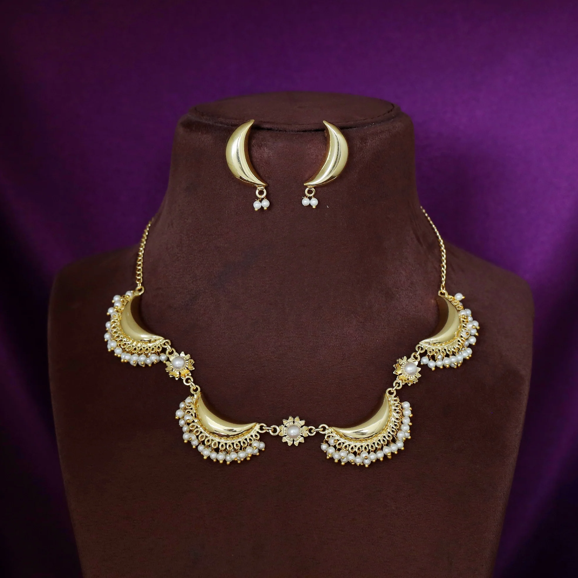 Mayansha Half Moon Floral Cluster Pearl Neckpiece with Earring - Image 2