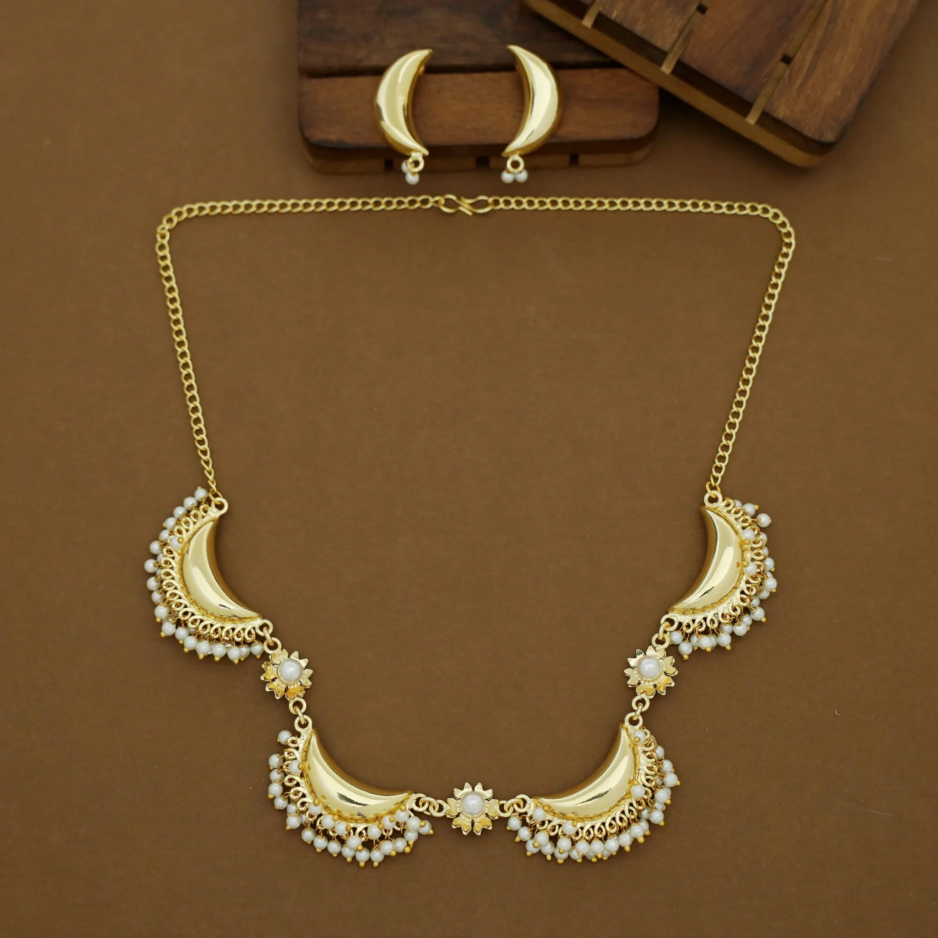 Mayansha Half Moon Floral Cluster Pearl Neckpiece with Earring - Image 4