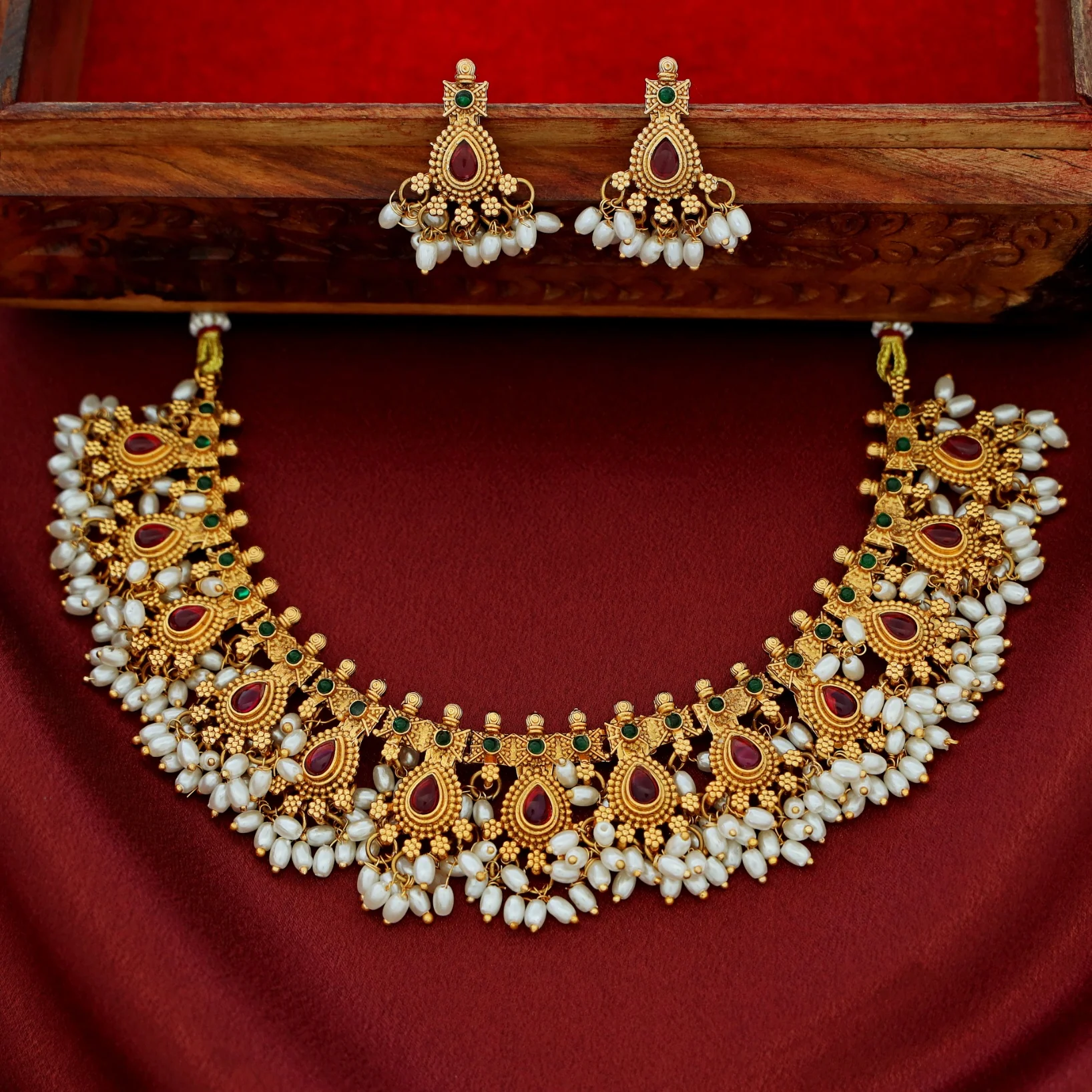 Mayurakshi Golden Rice Pearl Short Neckpiece With Earring - Image 5