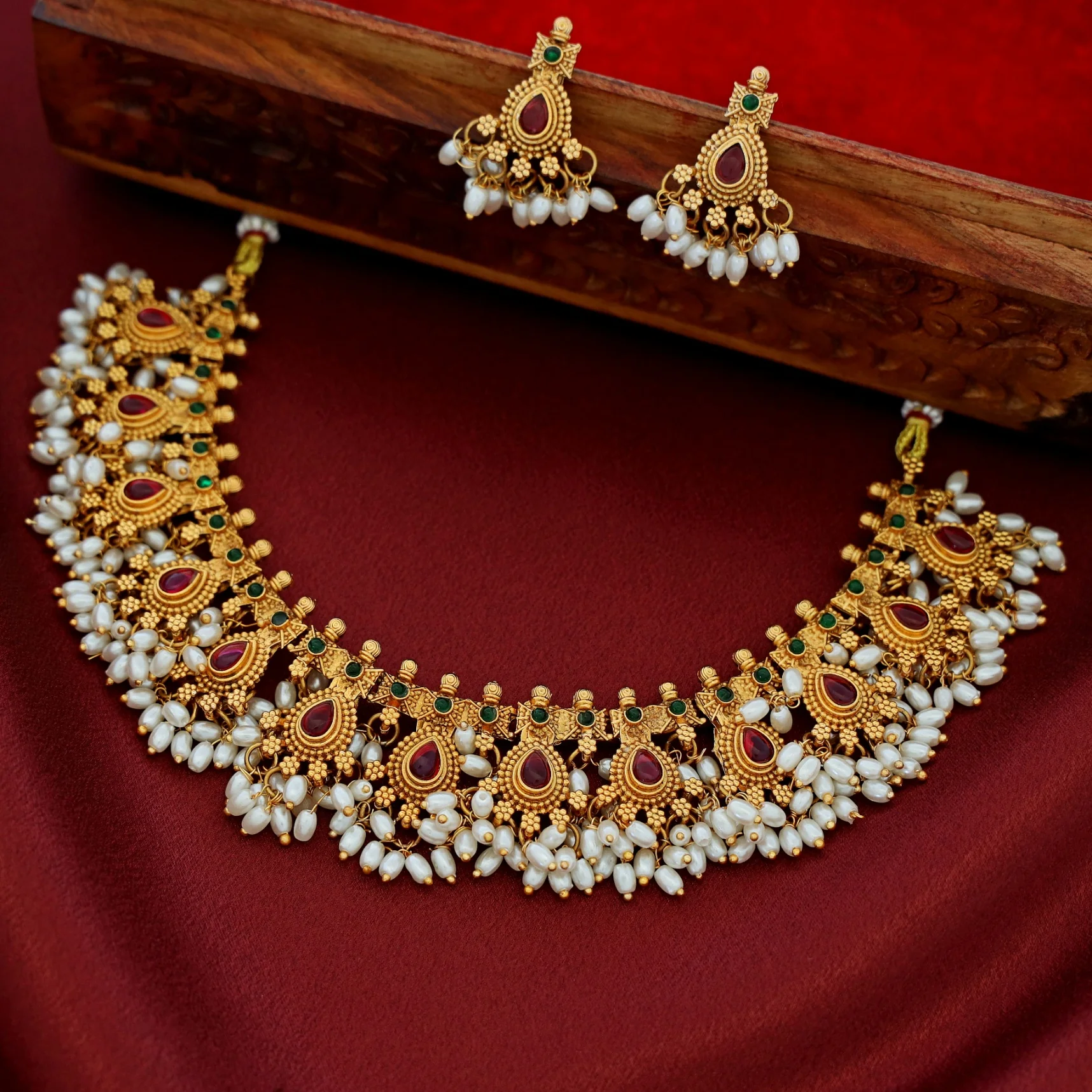 Mayurakshi Golden Rice Pearl Short Neckpiece With Earring - Image 6