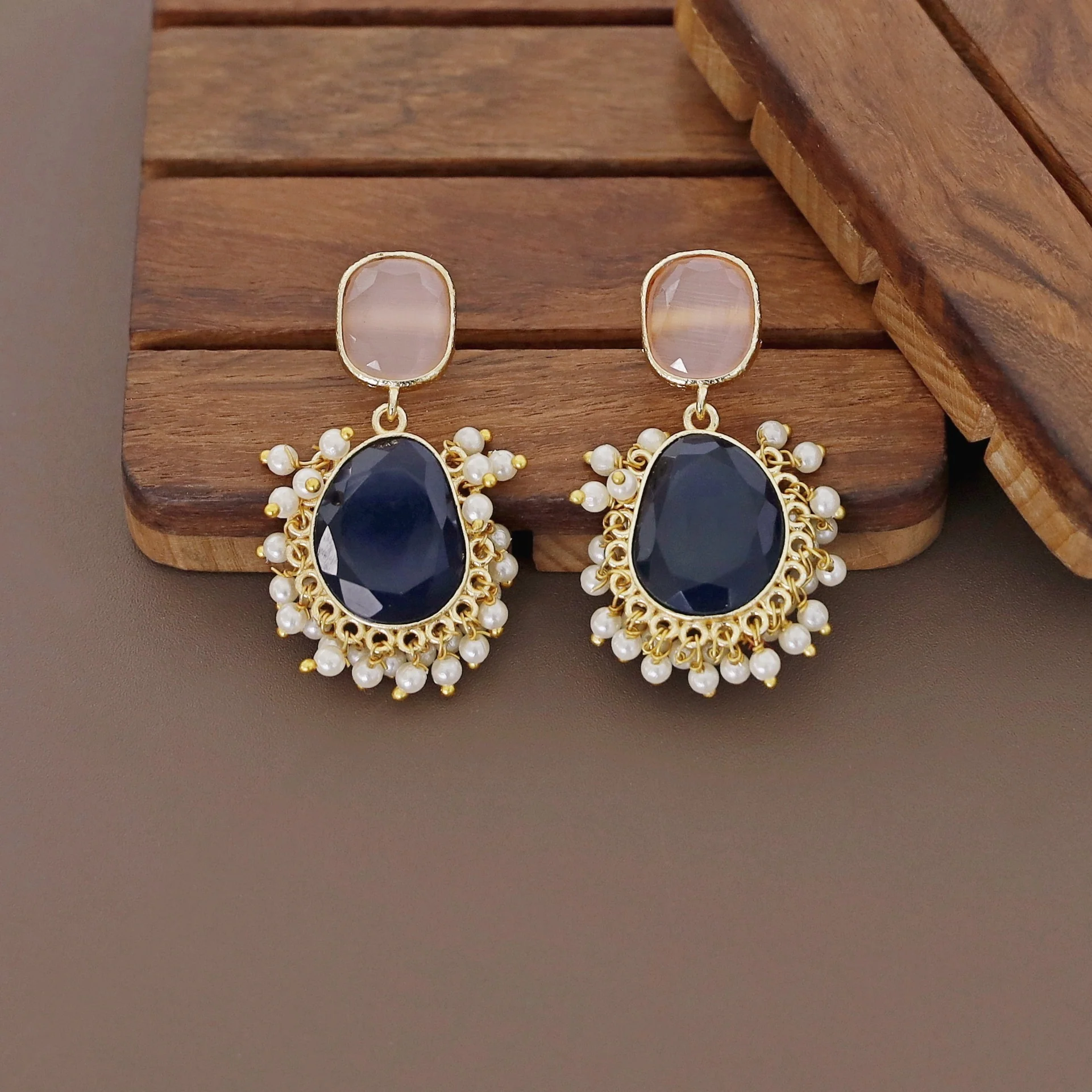 Meara Glossy Cluster Pearl Earring - Image 18
