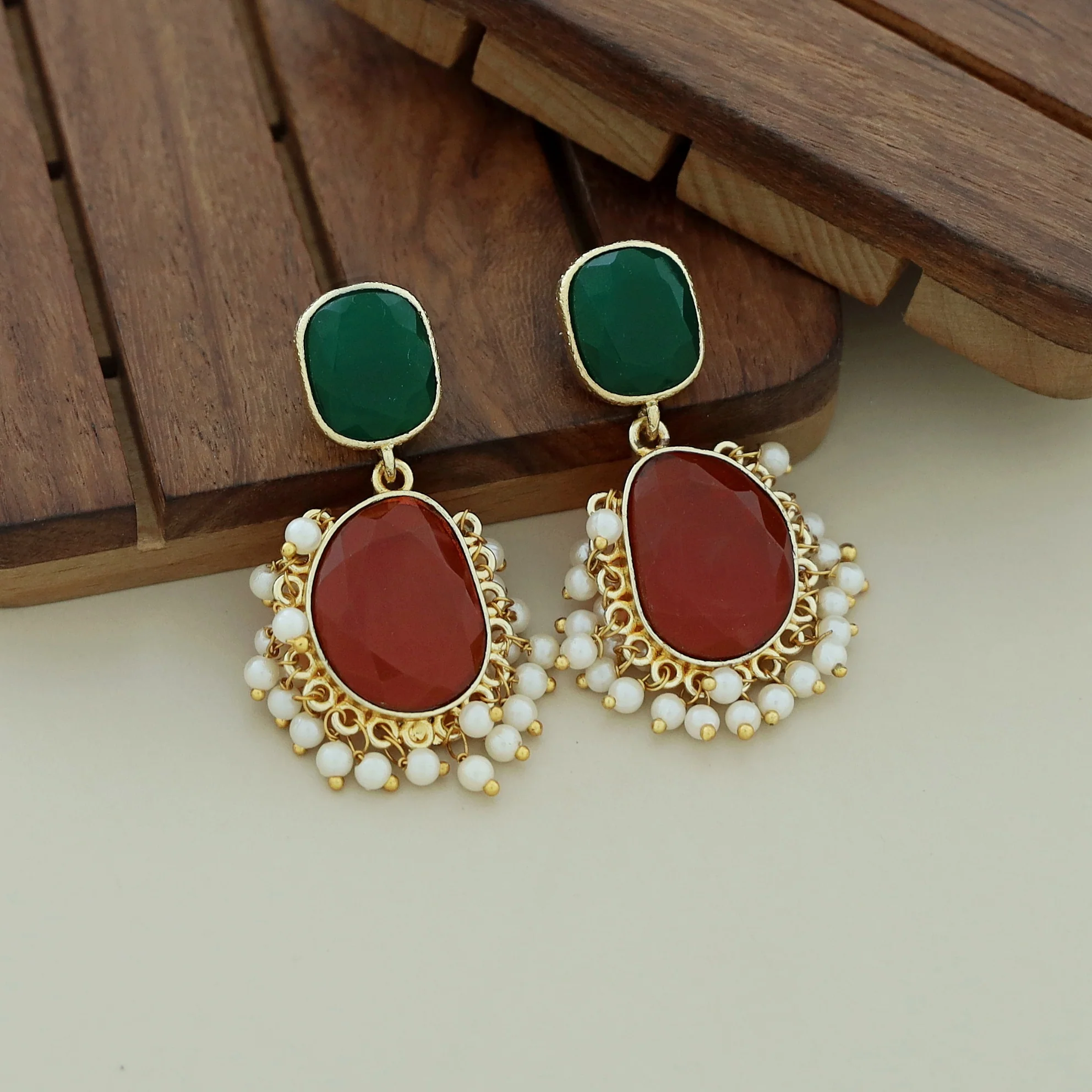 Meara Glossy Cluster Pearl Earring - Image 3