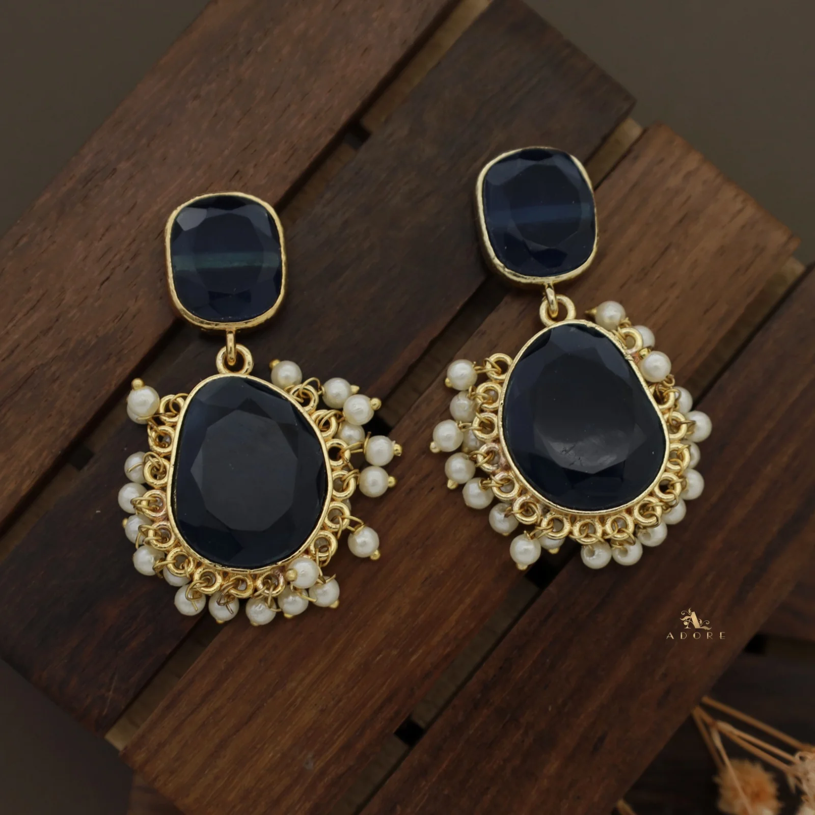 Meara Glossy Cluster Pearl Earring - Image 7