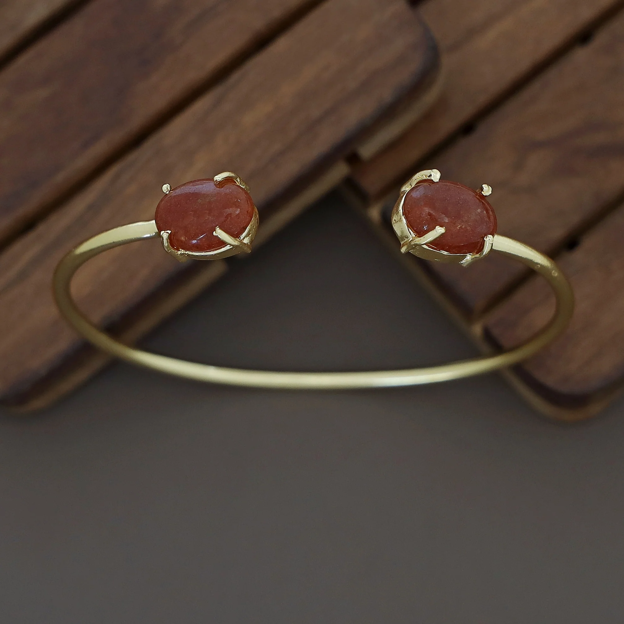 Mebal Golden Dual Oval Natural Stone Claw Bangle - Image 10
