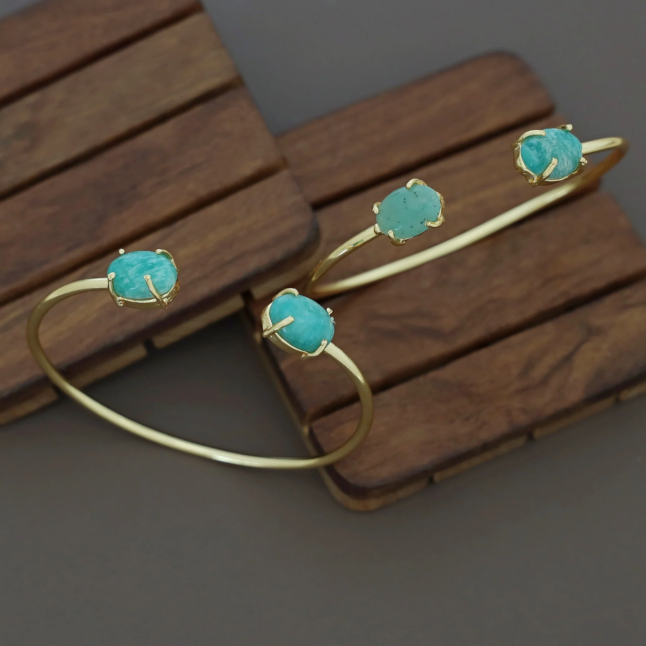 Mebal Golden Dual Oval Natural Stone Claw Bangle - Image 4