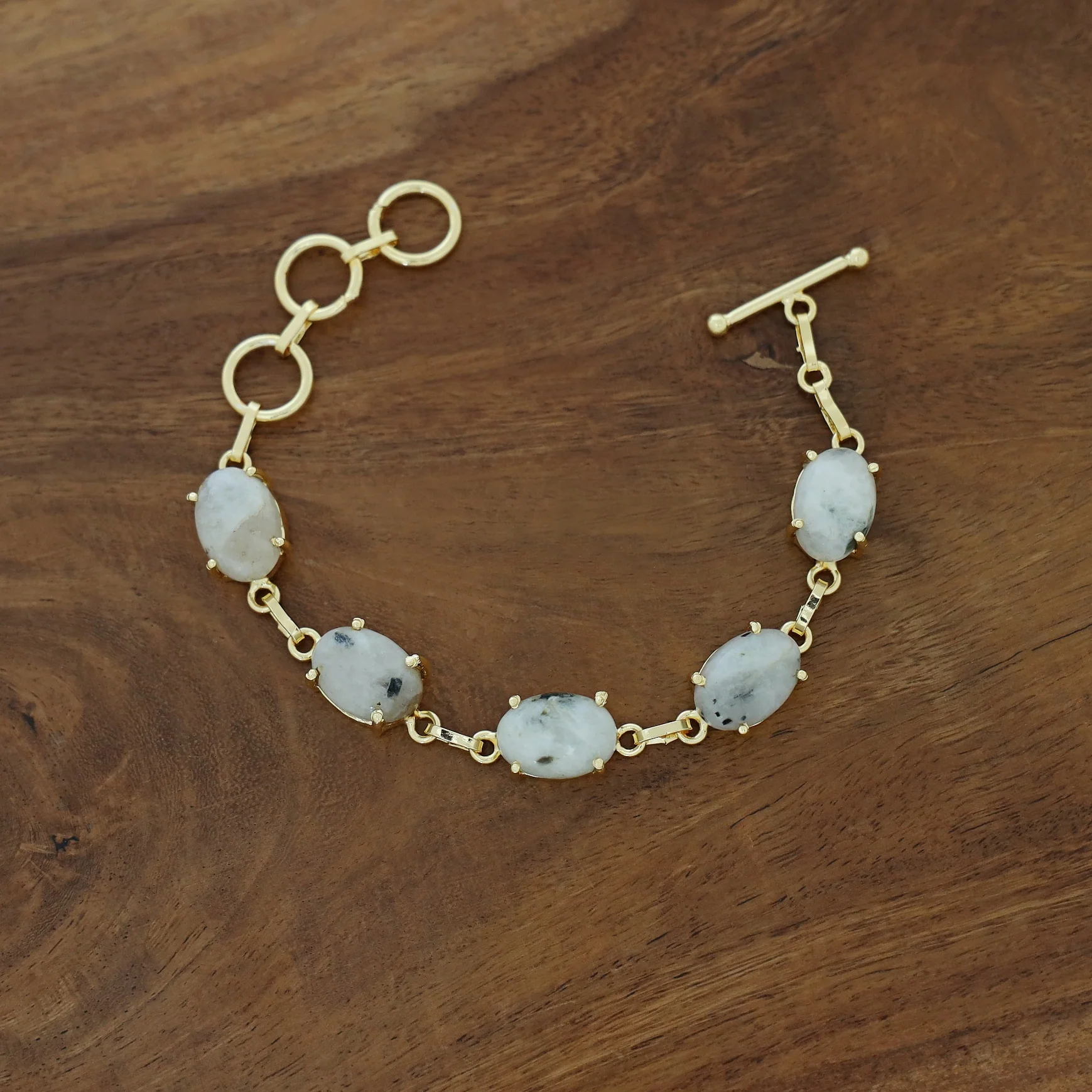 Mebal Golden Oval Natural Stone Claw Bracelet - Image 7
