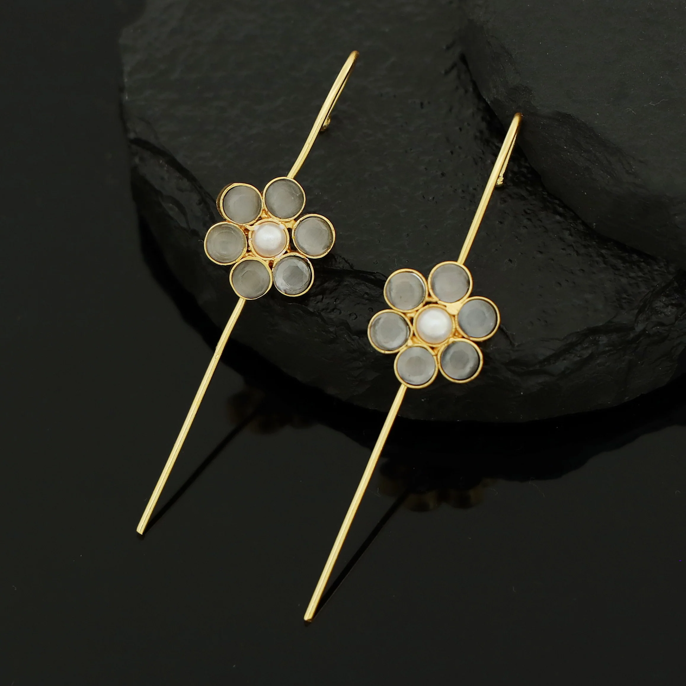 Meeta Glossy Flower Pearl Ear-Cuff (Set Of 2) - Image 3