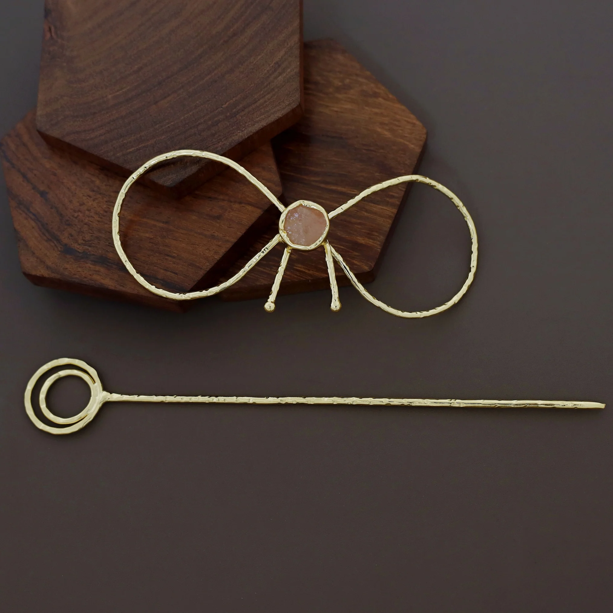 Megara Golden Hammered Ribbon Raw Stone Hair Pin - Image 11