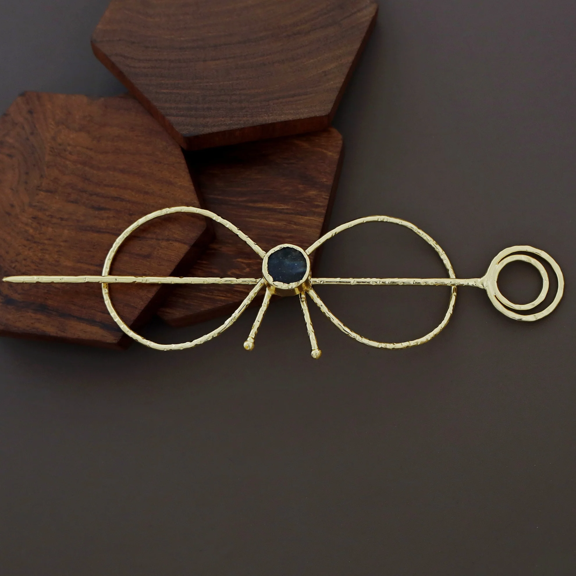 Megara Golden Hammered Ribbon Raw Stone Hair Pin - Image 3
