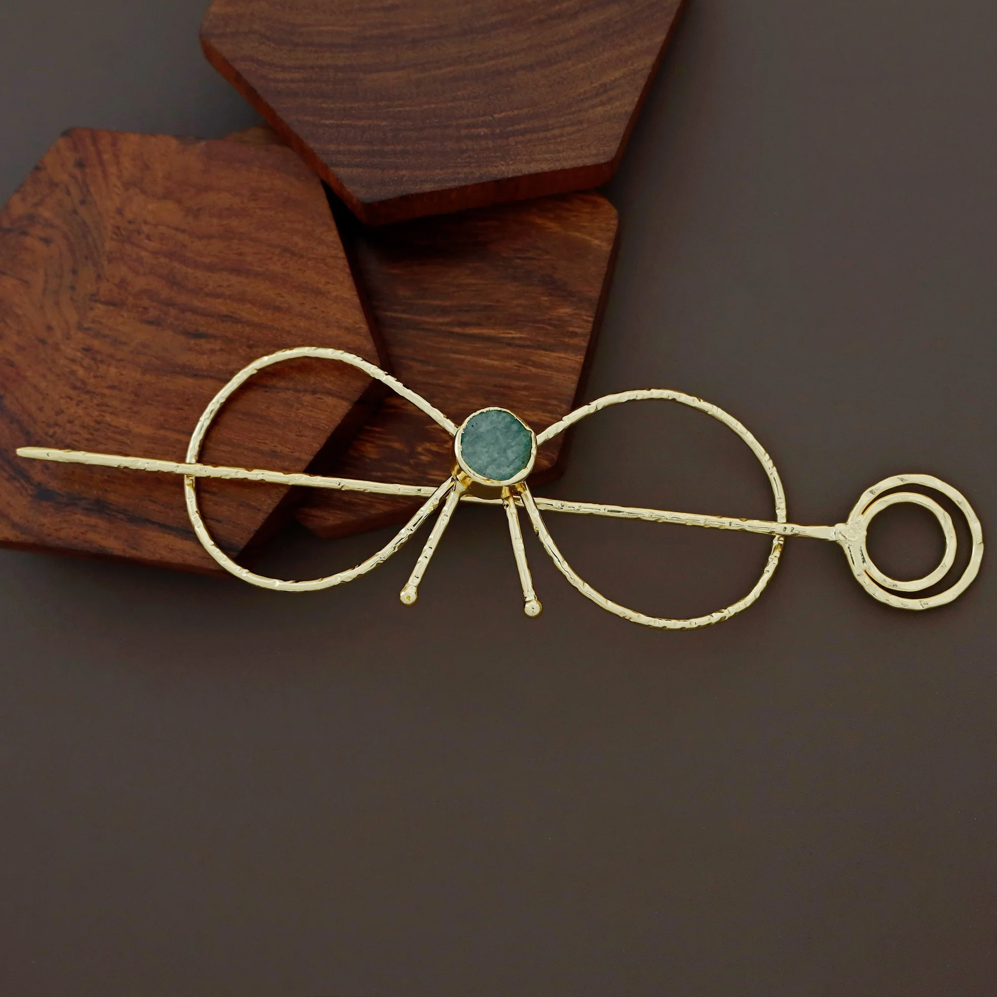 Megara Golden Hammered Ribbon Raw Stone Hair Pin - Image 5