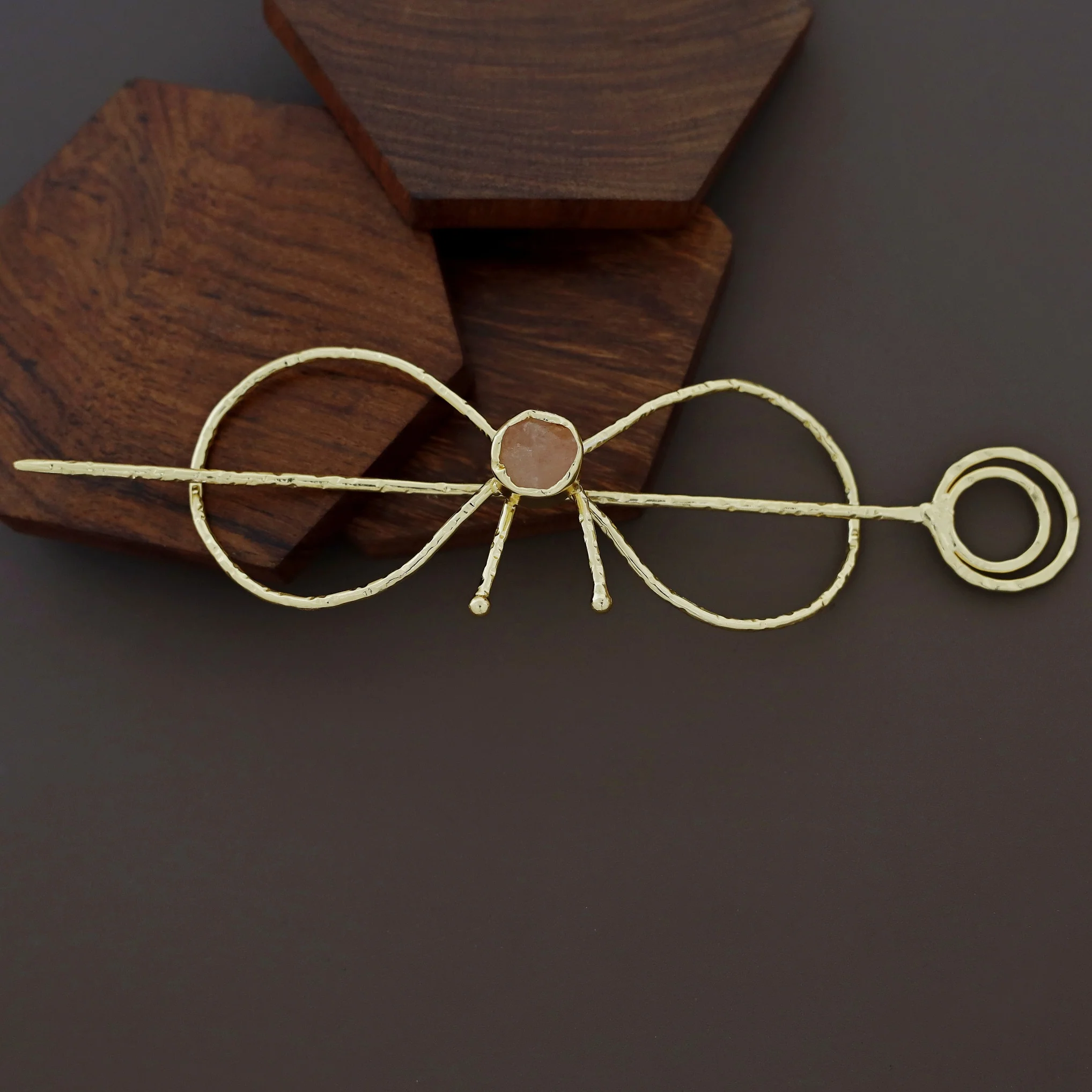 Megara Golden Hammered Ribbon Raw Stone Hair Pin - Image 6